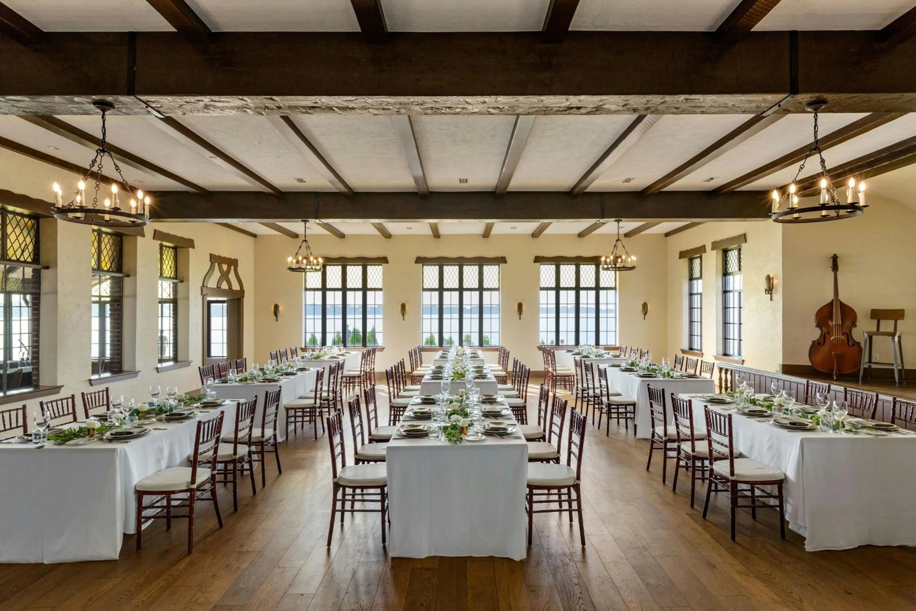 Lobby or reception in St. Clair Inn