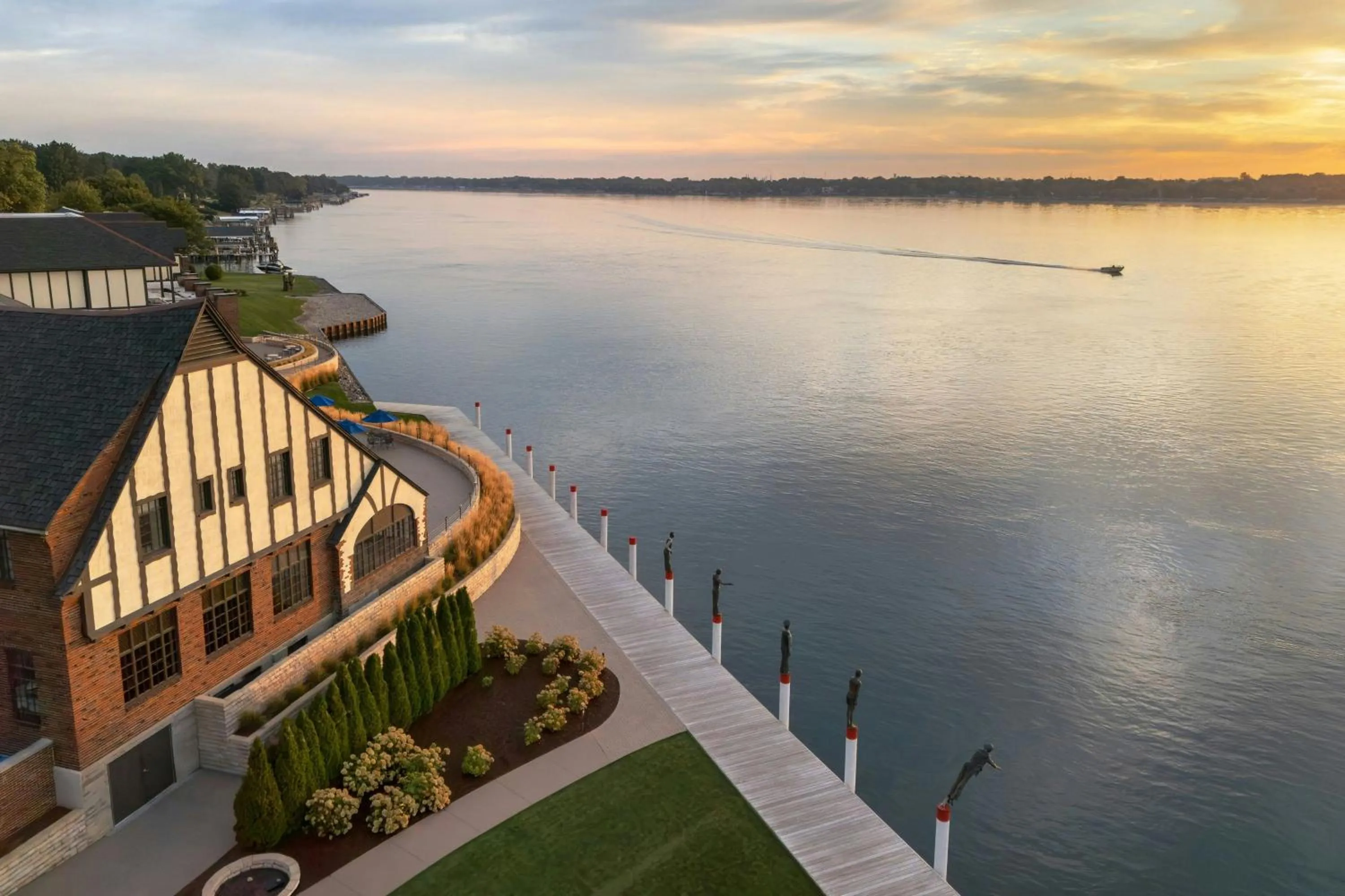 Property building in St. Clair Inn