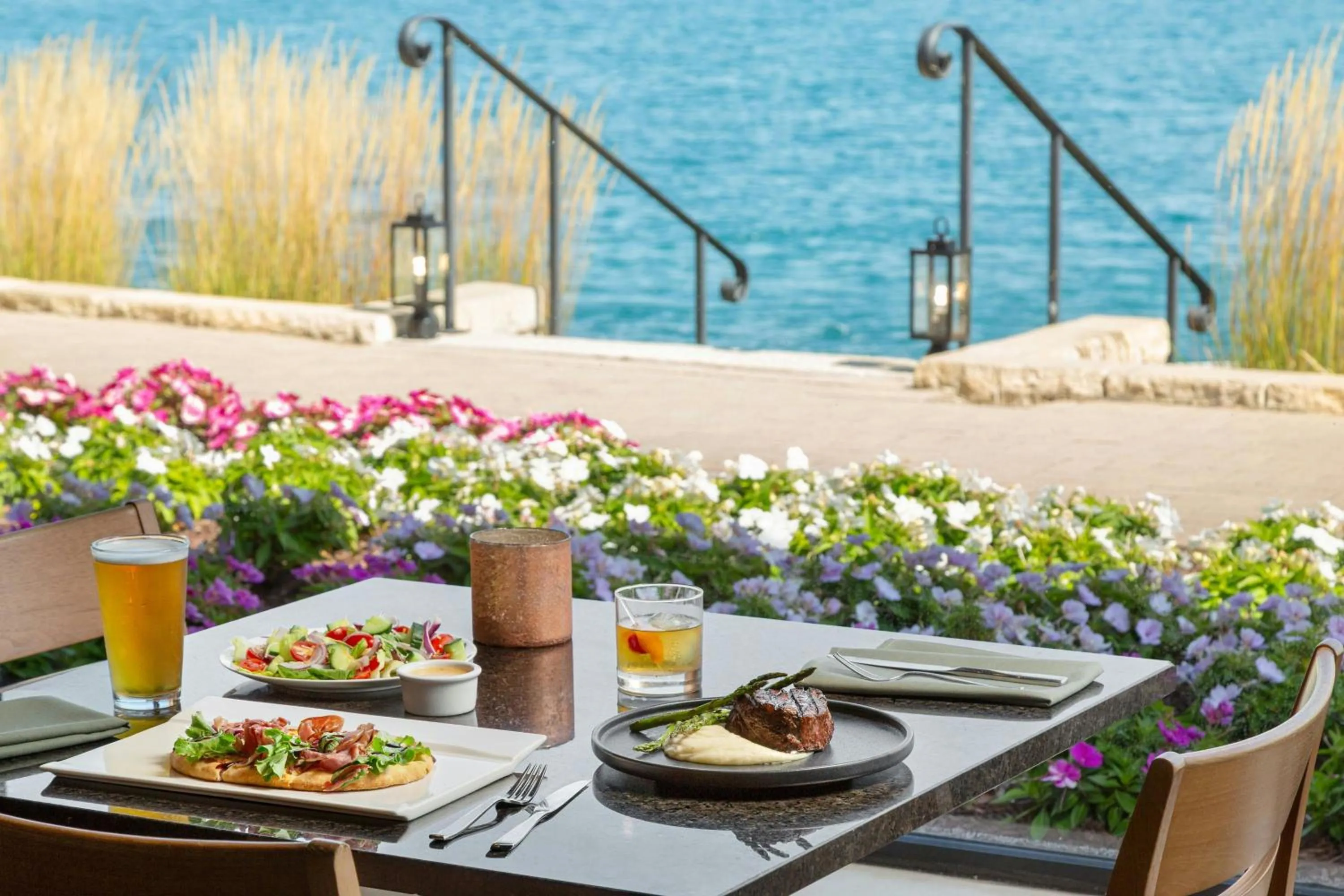 Restaurant/places to eat in St. Clair Inn