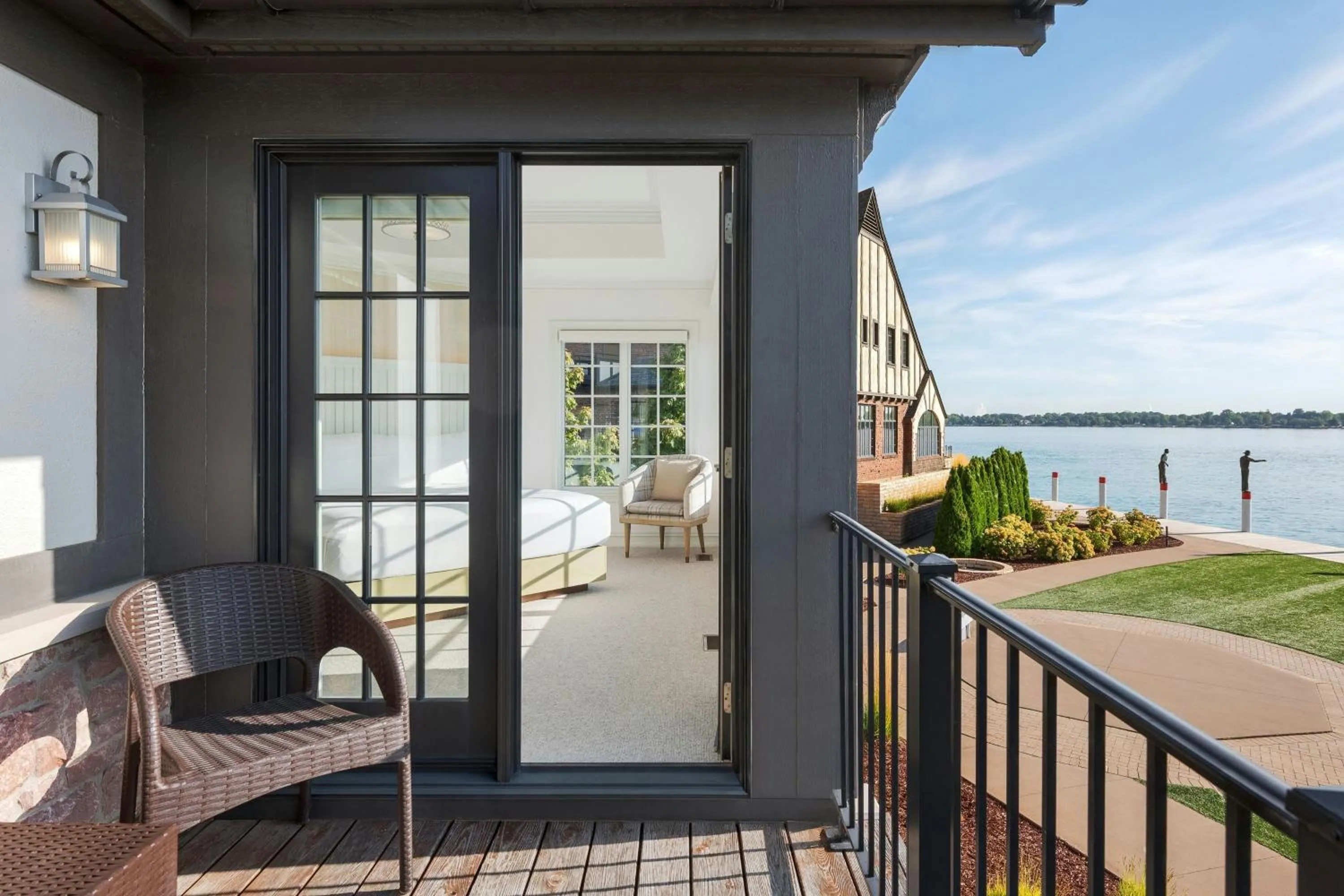Bedroom in St. Clair Inn