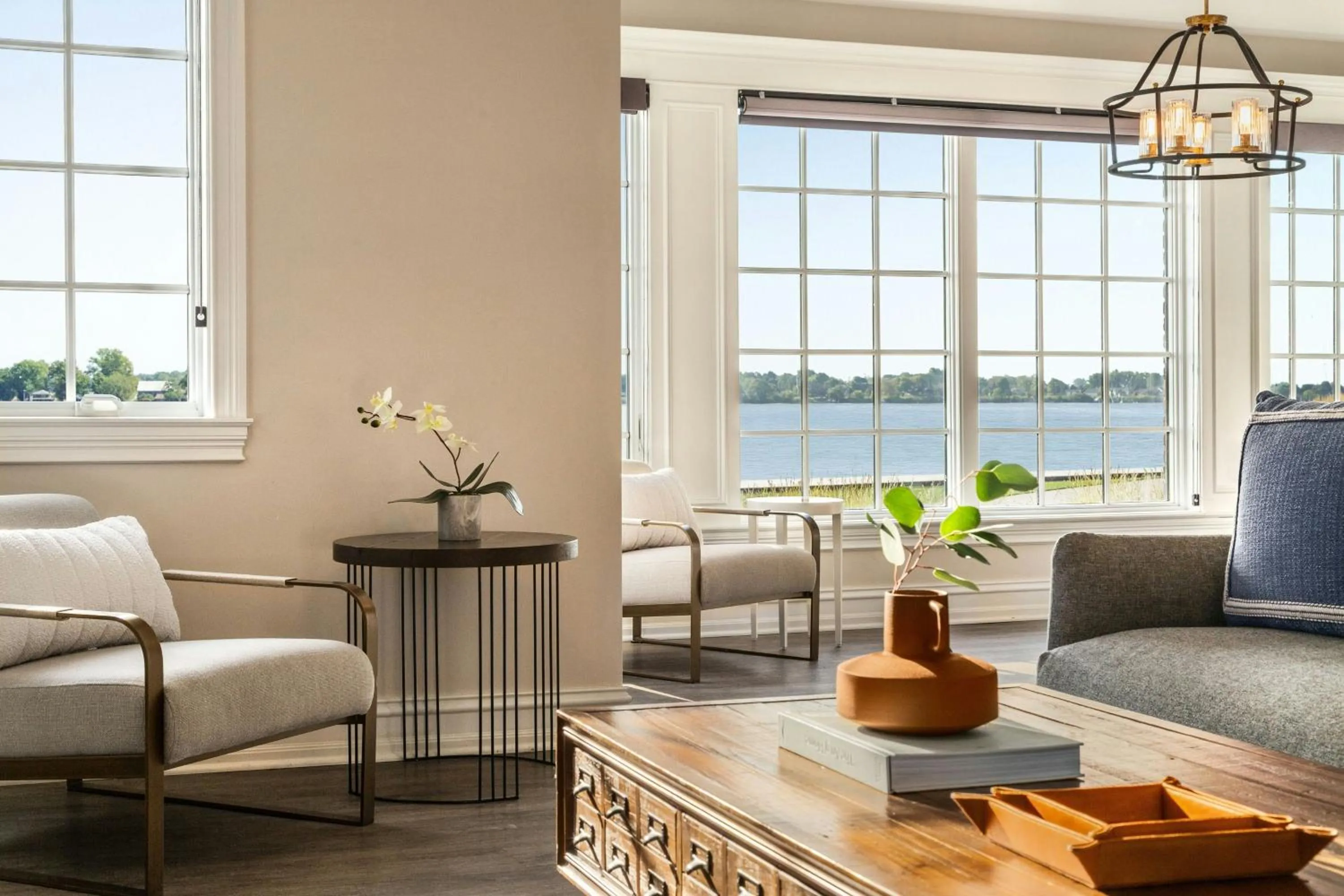 Living room in St. Clair Inn