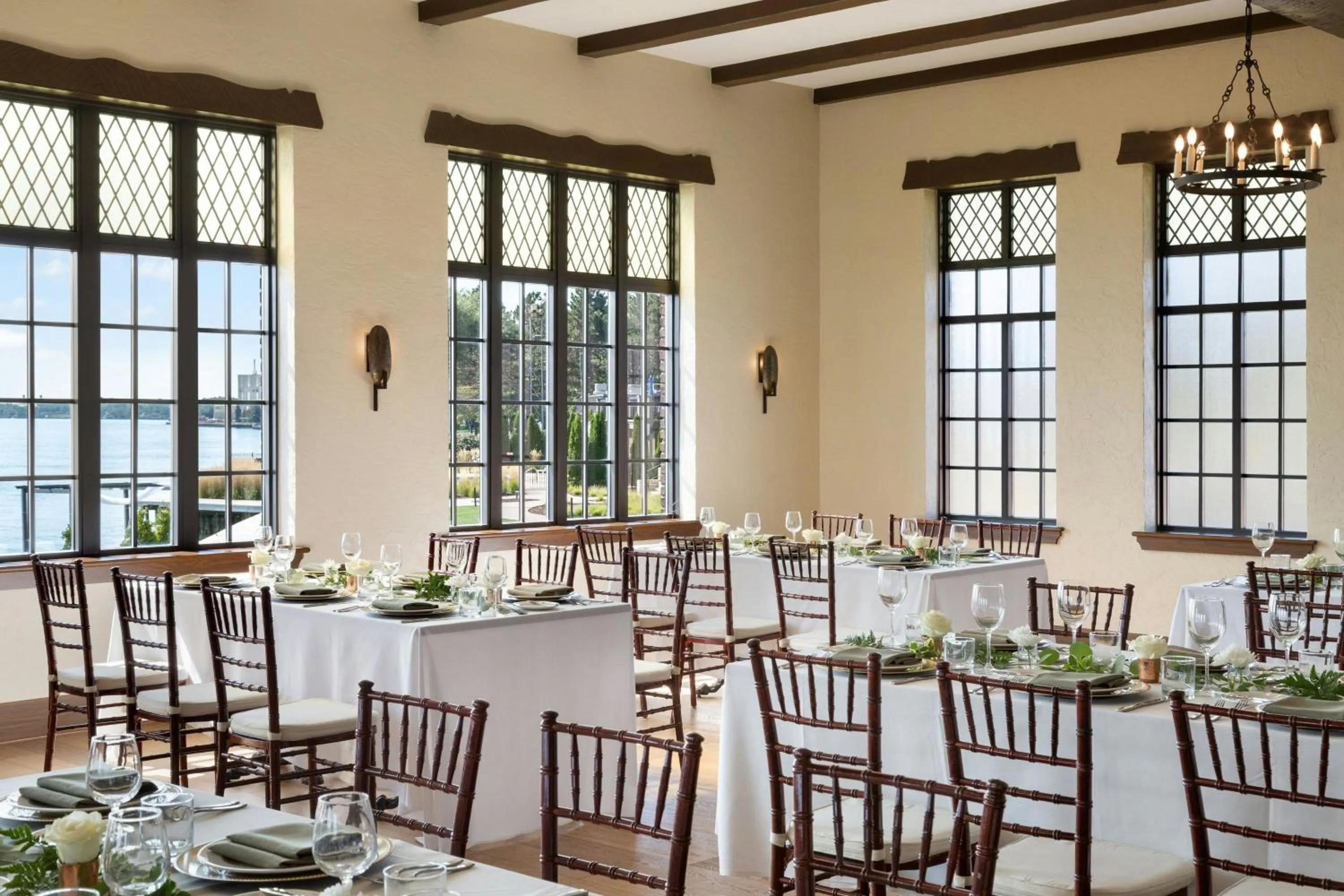 Lobby or reception in St. Clair Inn