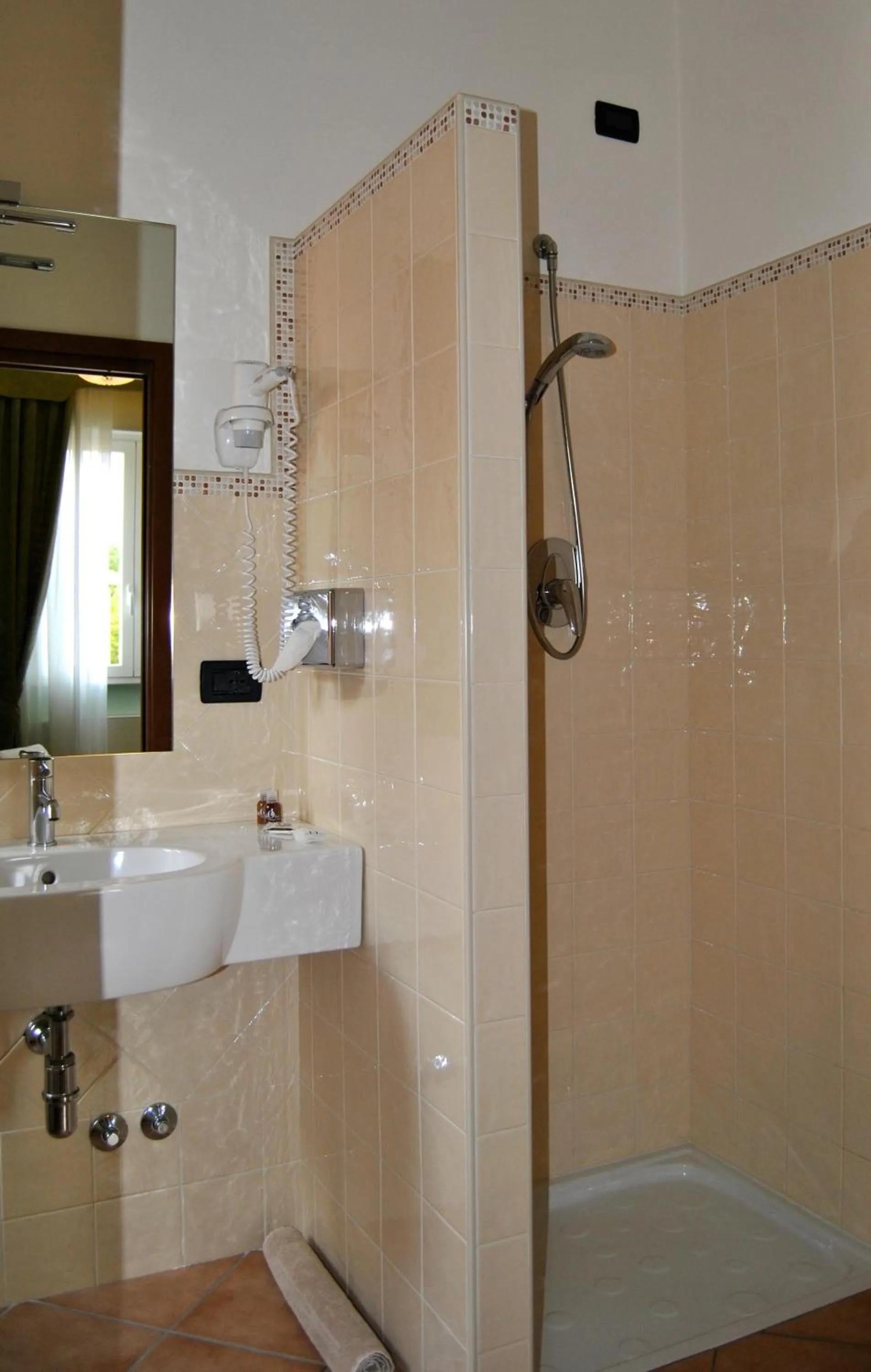 Bathroom in Hotel Aquila