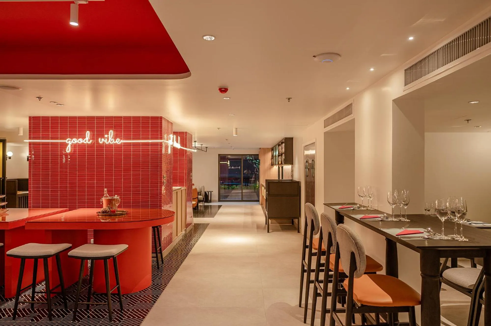 Restaurant/places to eat in Oakwood Studios Sukhumvit Bangkok