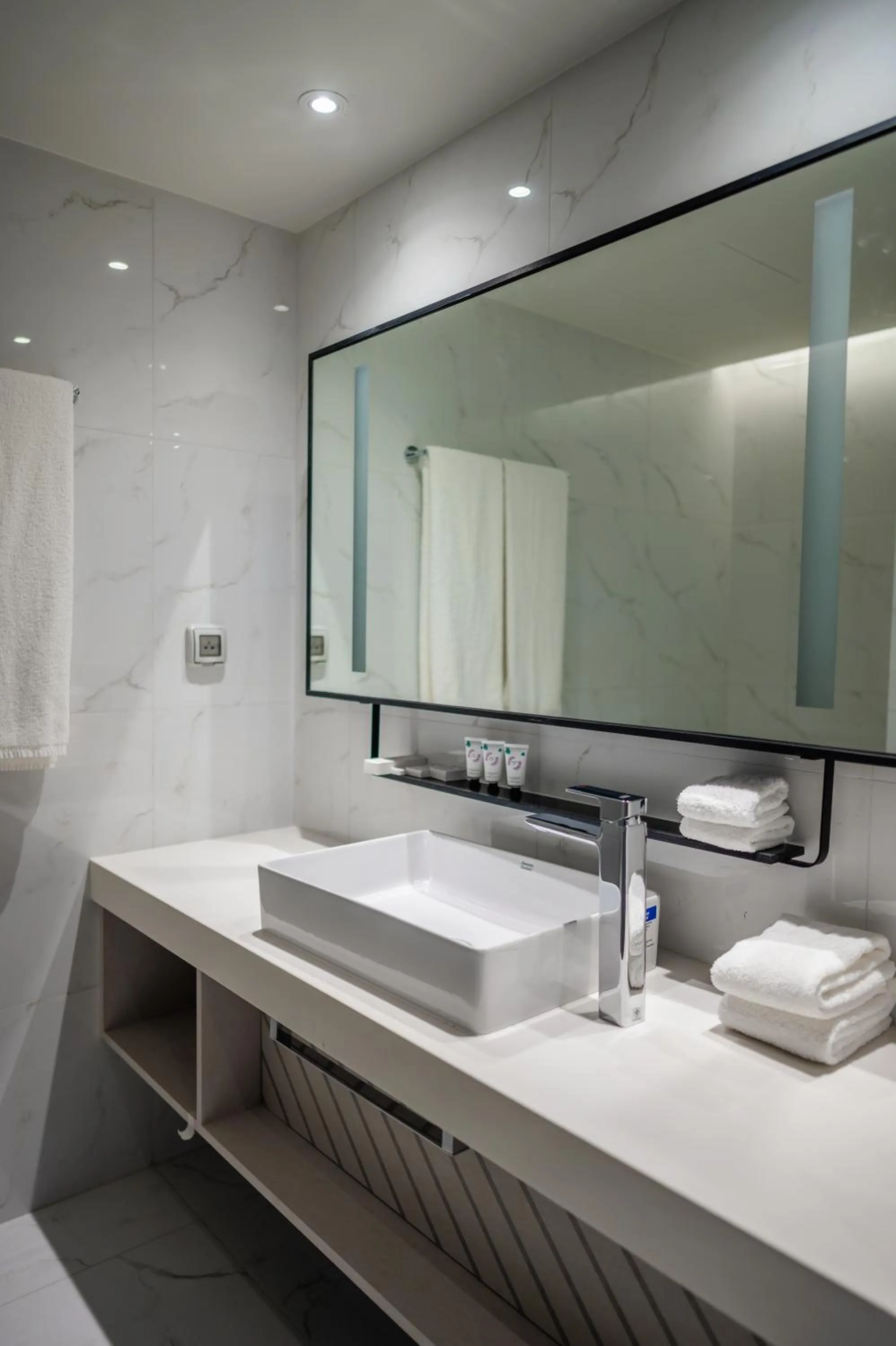 Bathroom in Oakwood Studios Sukhumvit Bangkok