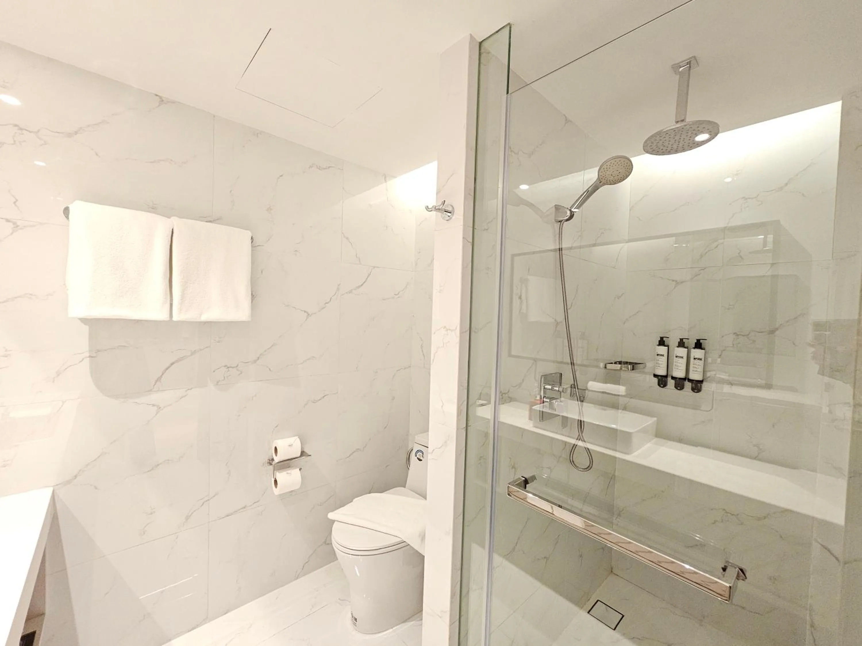 Shower in Oakwood Studios Sukhumvit Bangkok