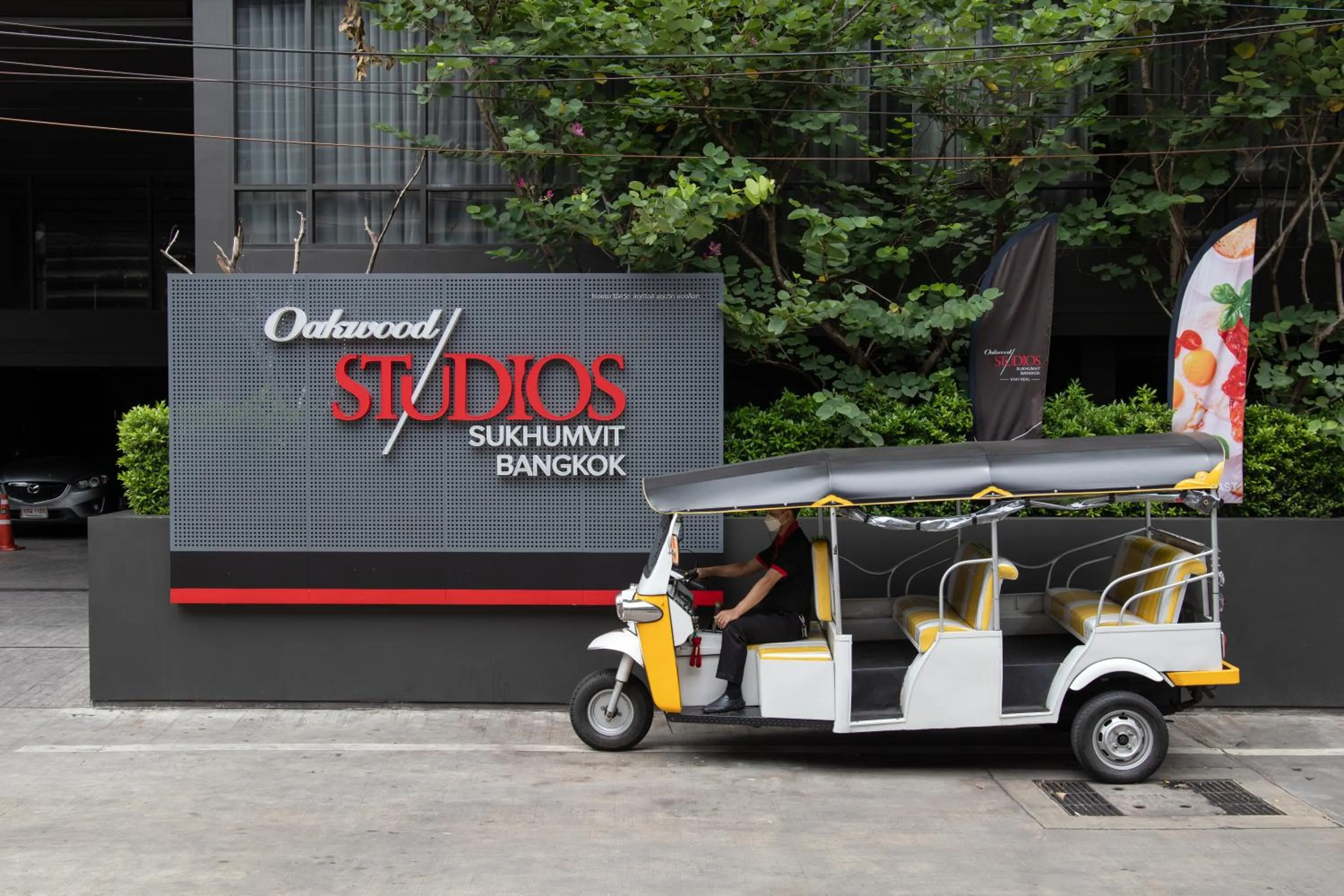 shuttle in Oakwood Studios Sukhumvit Bangkok