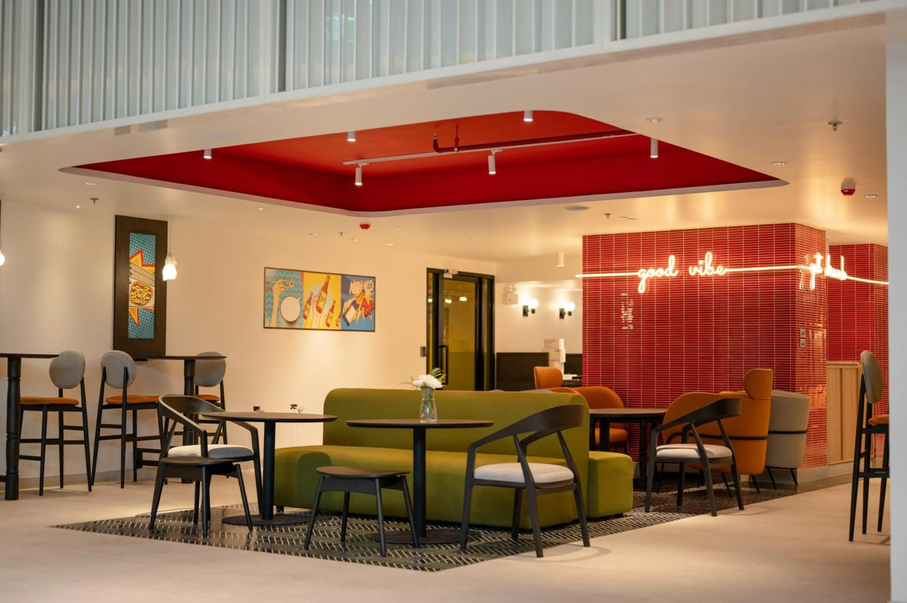 Restaurant/places to eat in Oakwood Studios Sukhumvit Bangkok