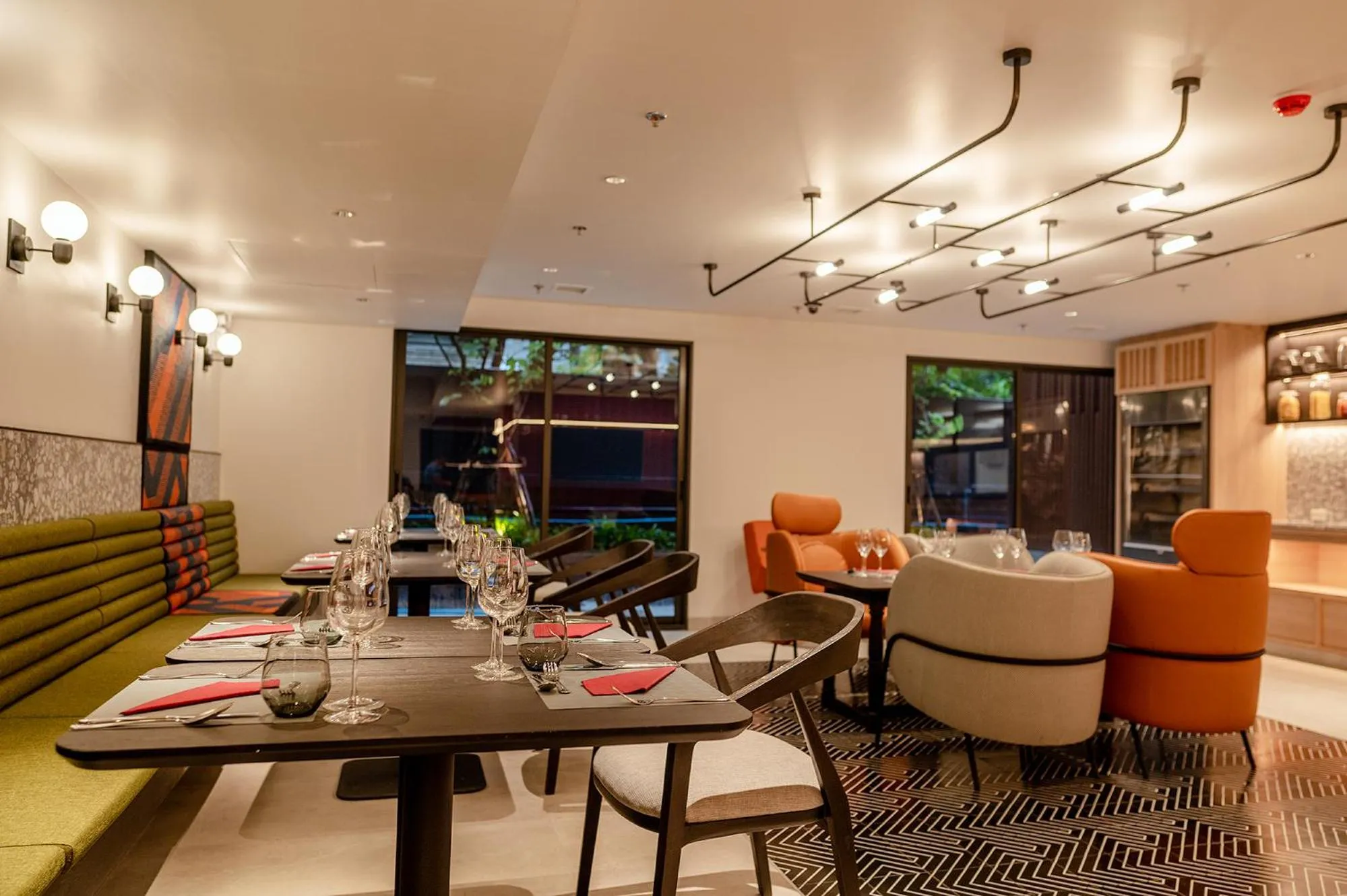 Restaurant/places to eat in Oakwood Studios Sukhumvit Bangkok