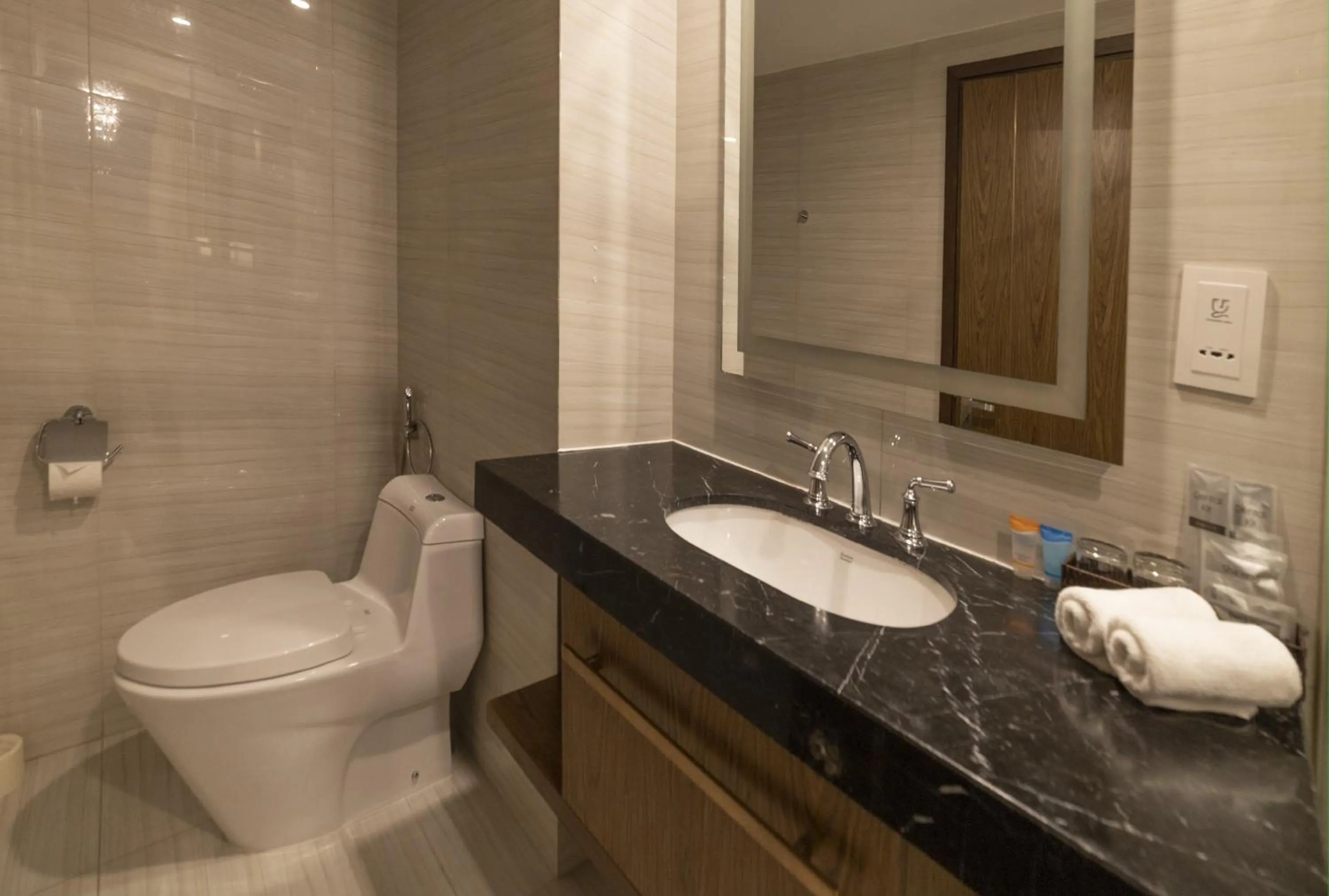 Shower in LYN Premier Studio Panorama Nha Trang