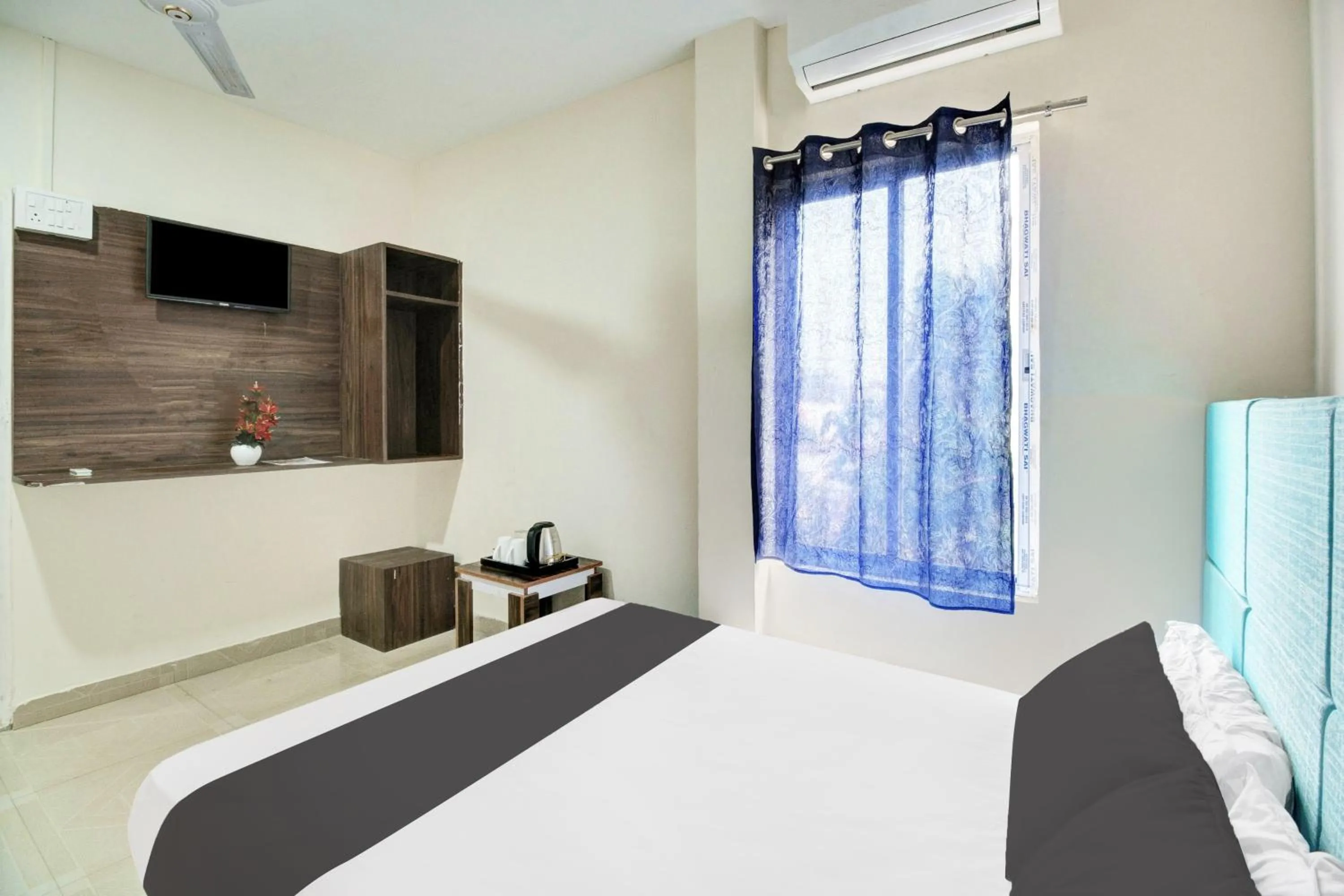 Bedroom, Bed in Hotel O ROYAL REGENCY, Pathsala