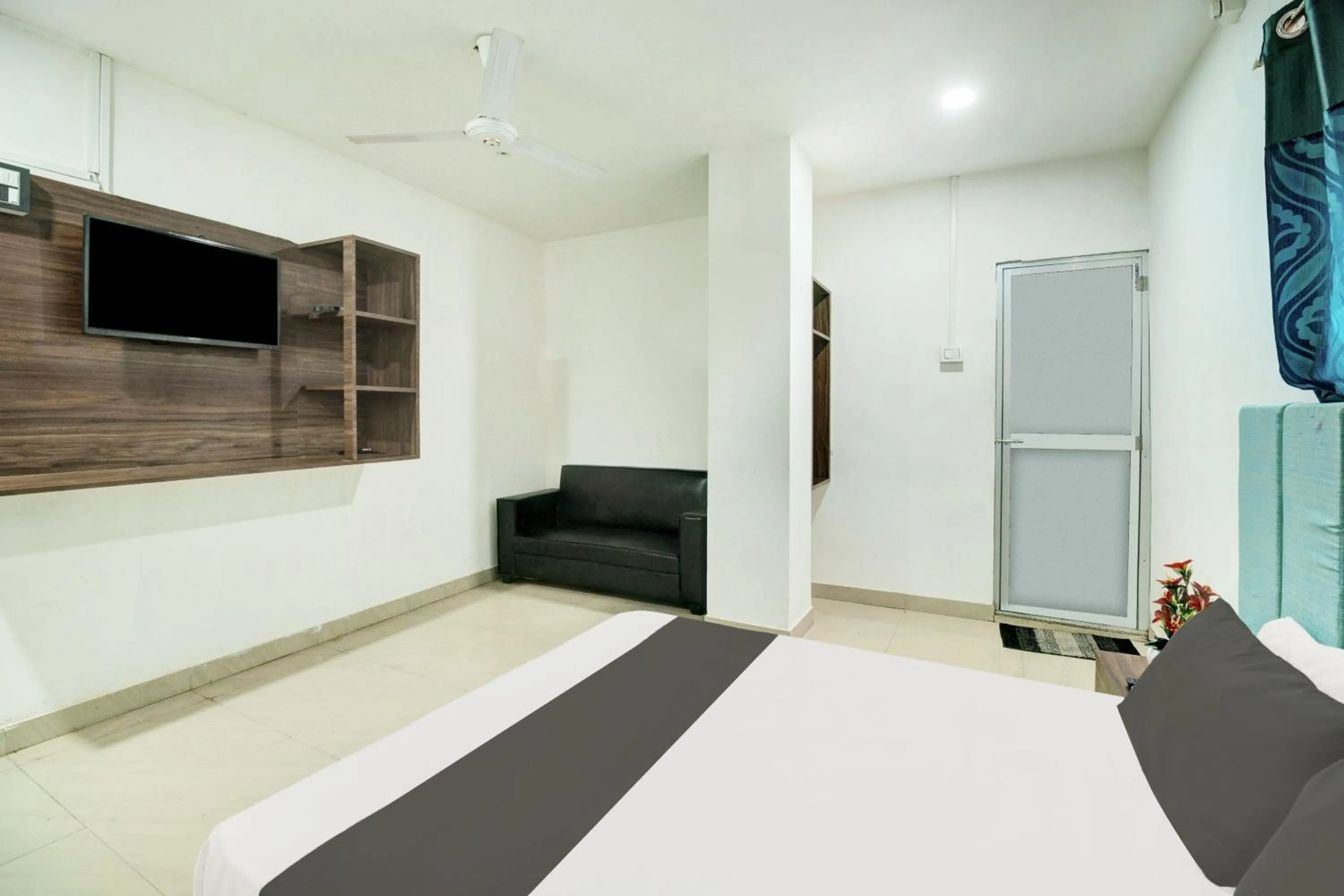 Bedroom, Bed in Hotel O ROYAL REGENCY, Pathsala