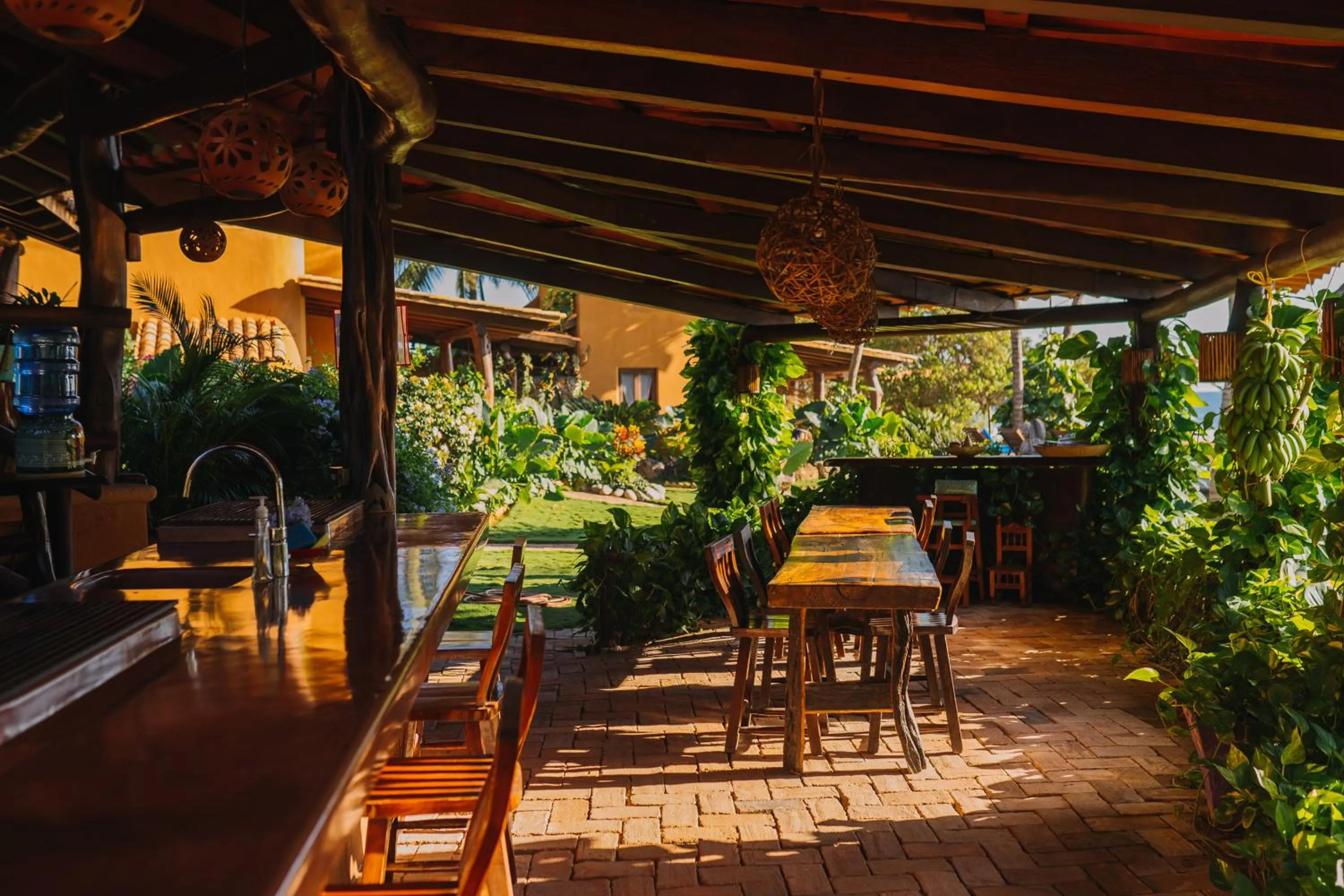 Communal kitchen in Tres Mujeres Hotel