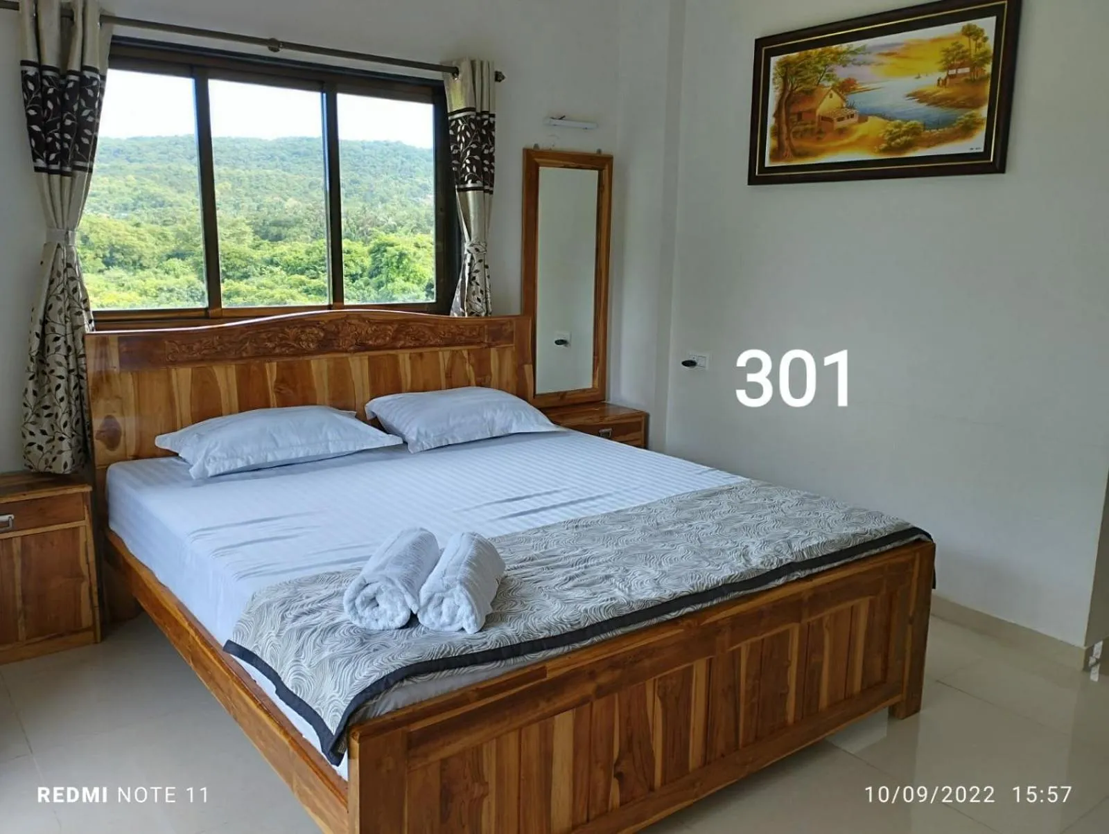 Mountain view, Bed in Hotel Kavijay Sea View