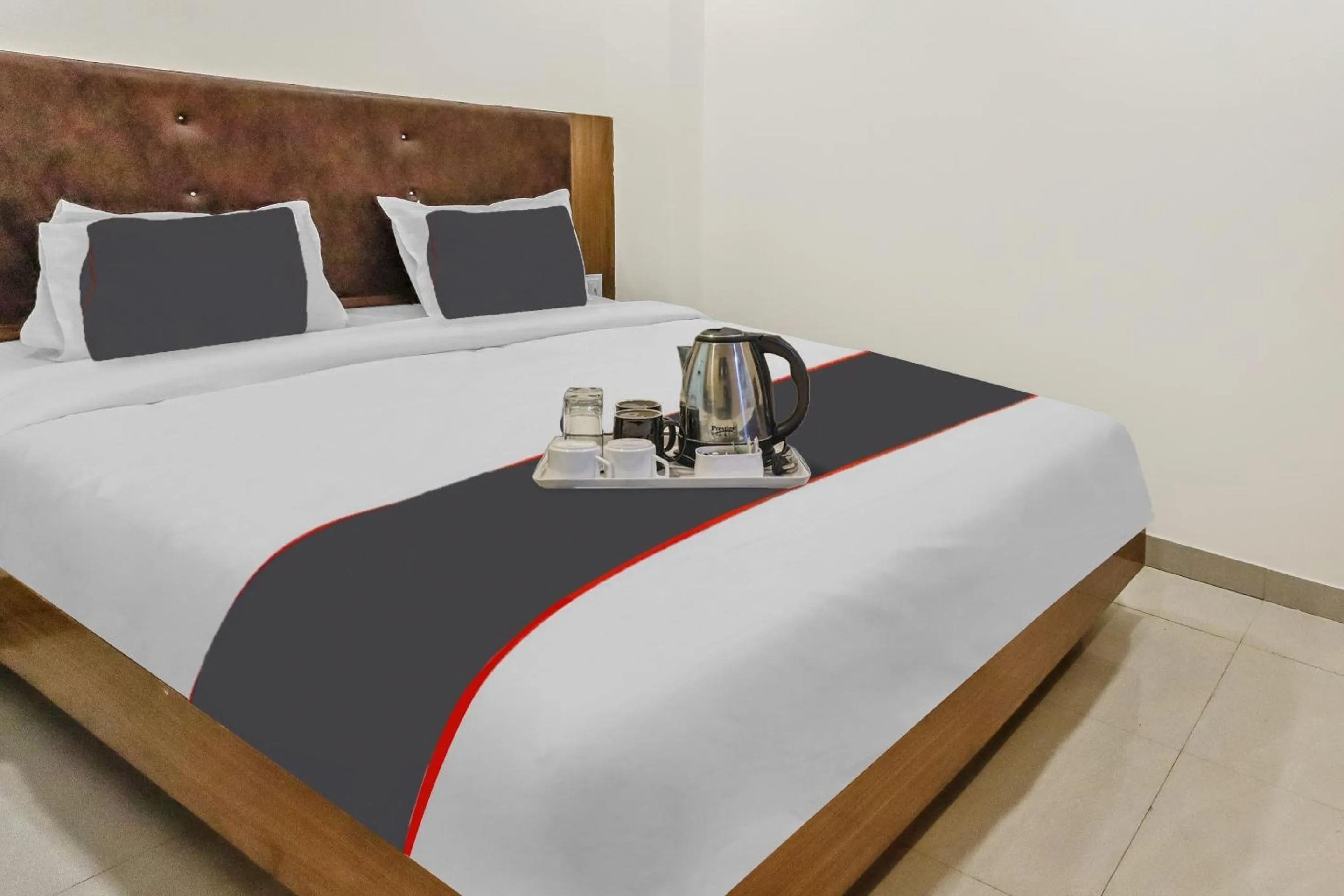 Bedroom, Bed in Capital O Silkroute Palaace