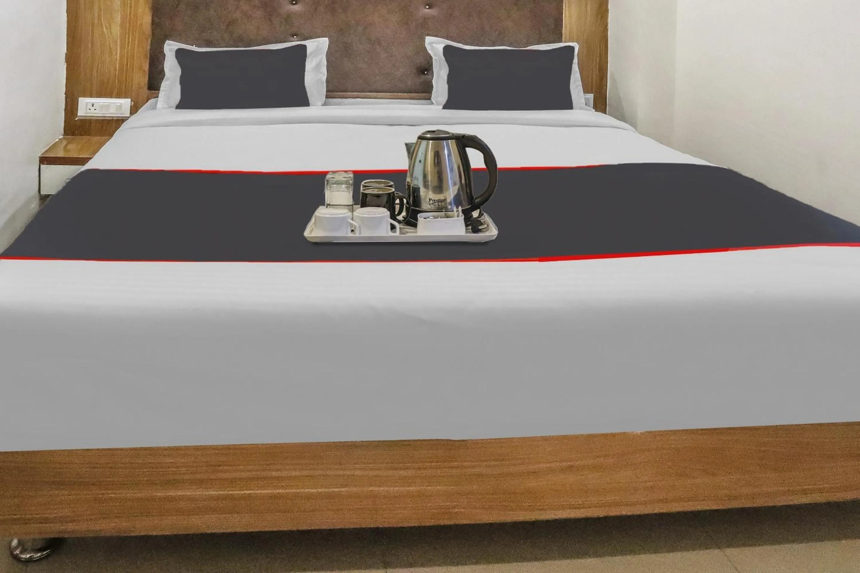 Bedroom, Bed in Capital O Silkroute Palaace