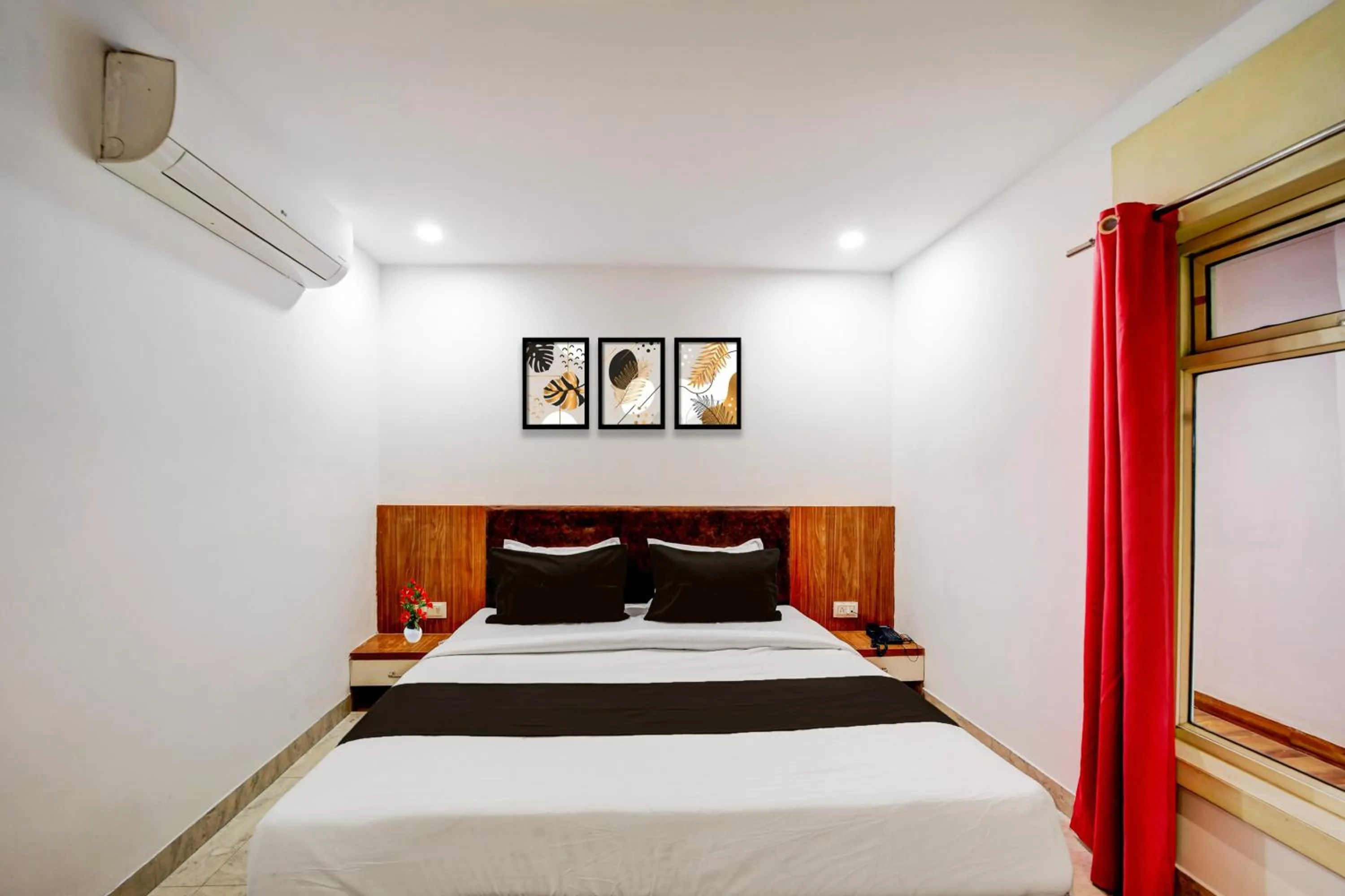 Bedroom, Bed in Collection O Rani Kamlapati Railway Station Formerly Silkroute Palace