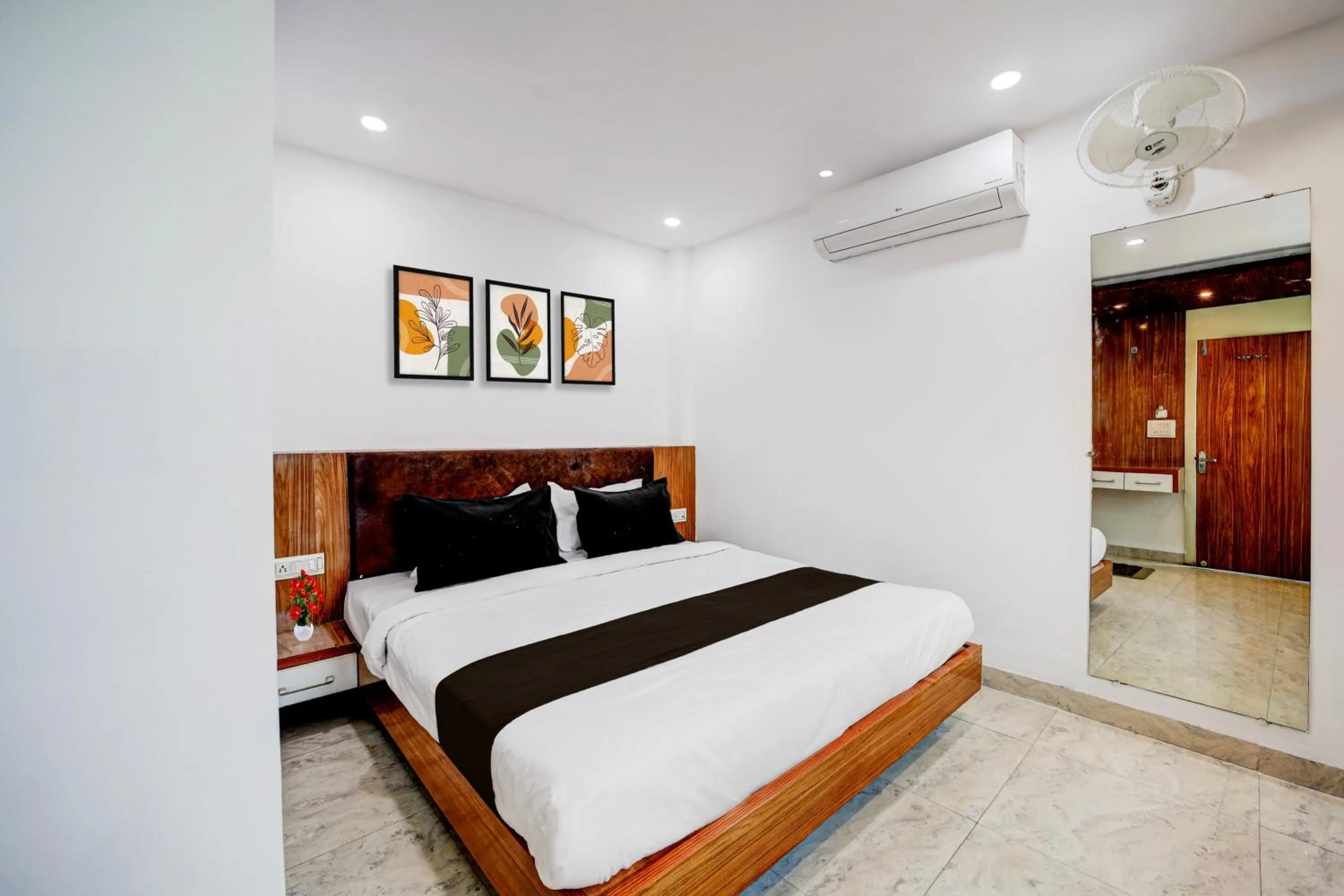 Bedroom, Bed in Collection O Rani Kamlapati Railway Station Formerly Silkroute Palace