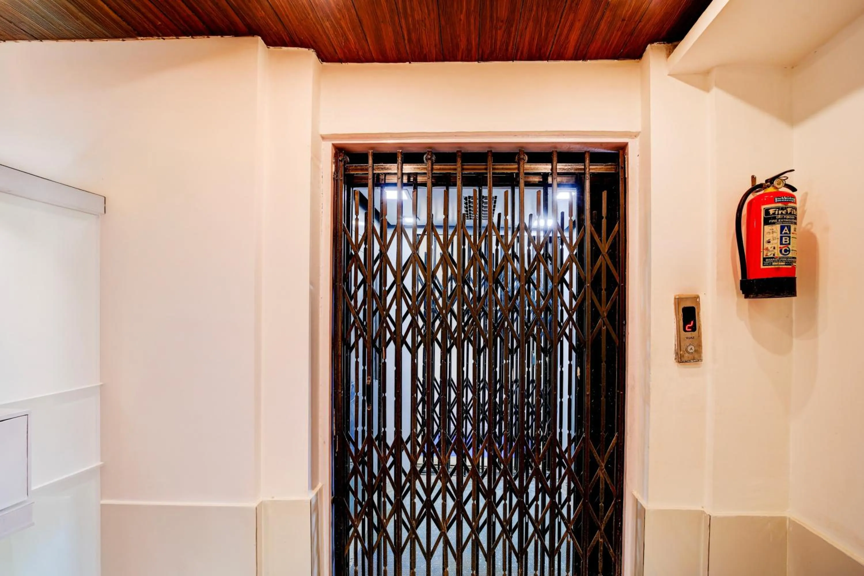 Lobby or reception in Collection O Rani Kamlapati Railway Station Formerly Silkroute Palace