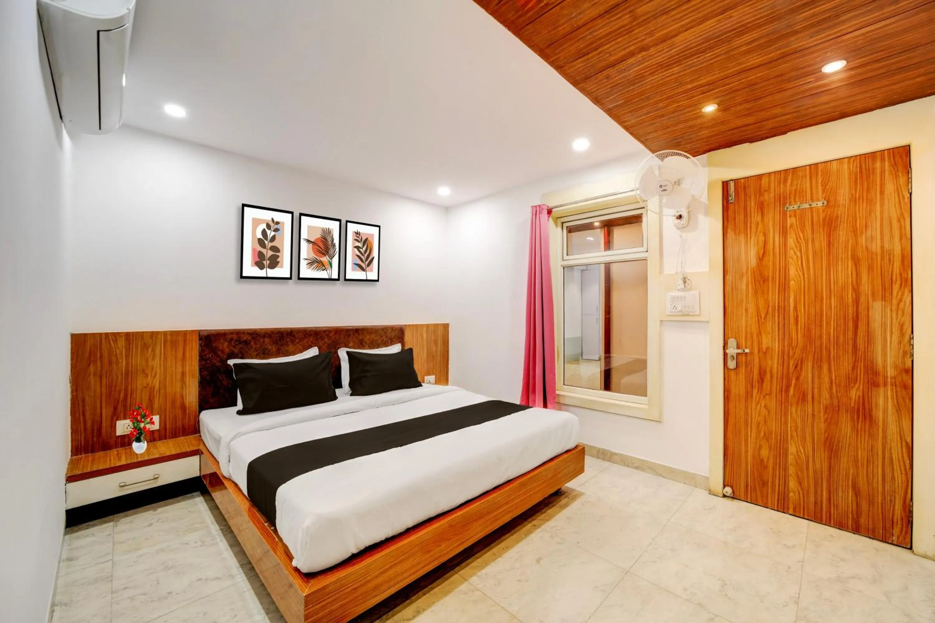 Bedroom, Bed in Collection O Rani Kamlapati Railway Station Formerly Silkroute Palace