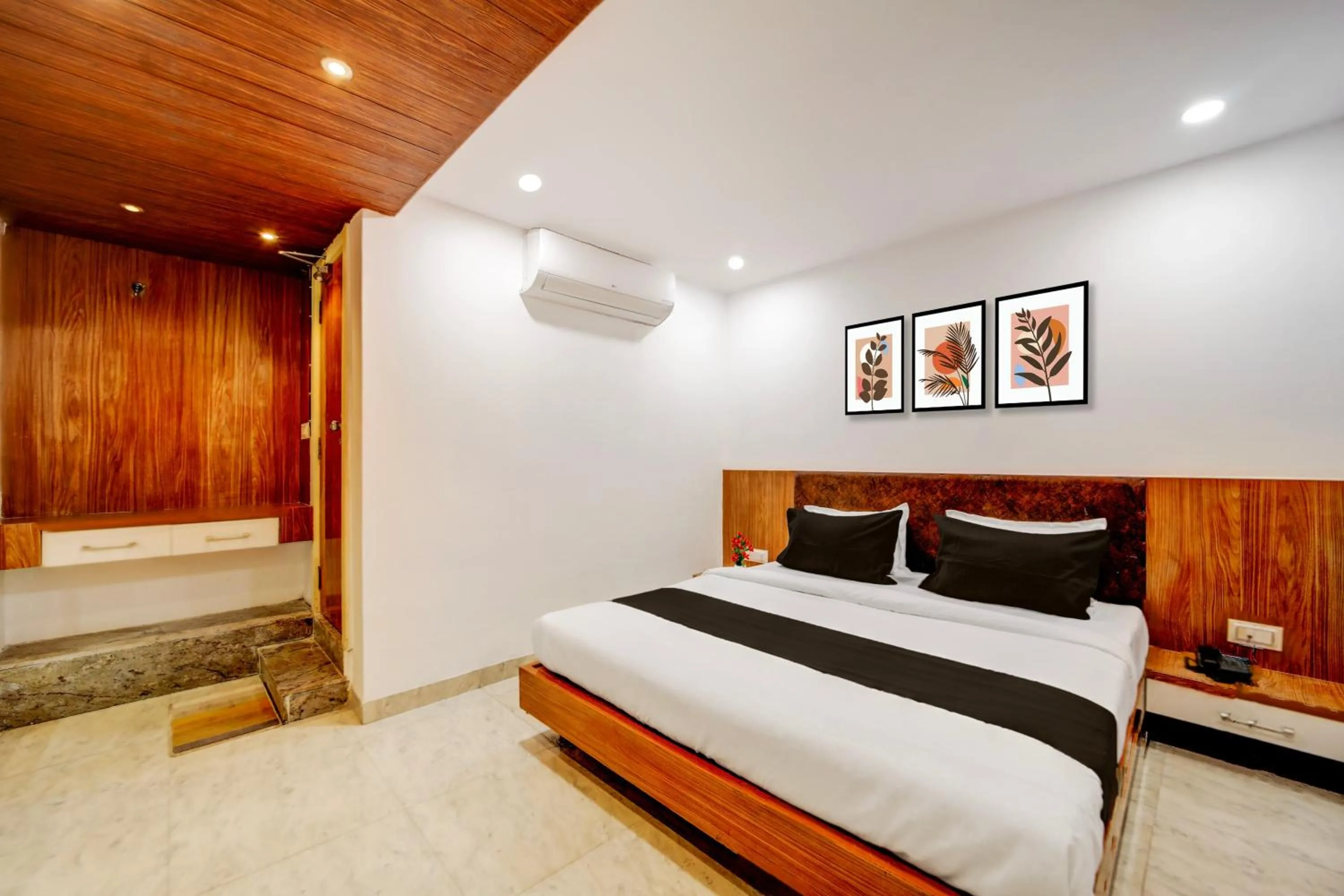 Bedroom, Bed in Collection O Rani Kamlapati Railway Station Formerly Silkroute Palace