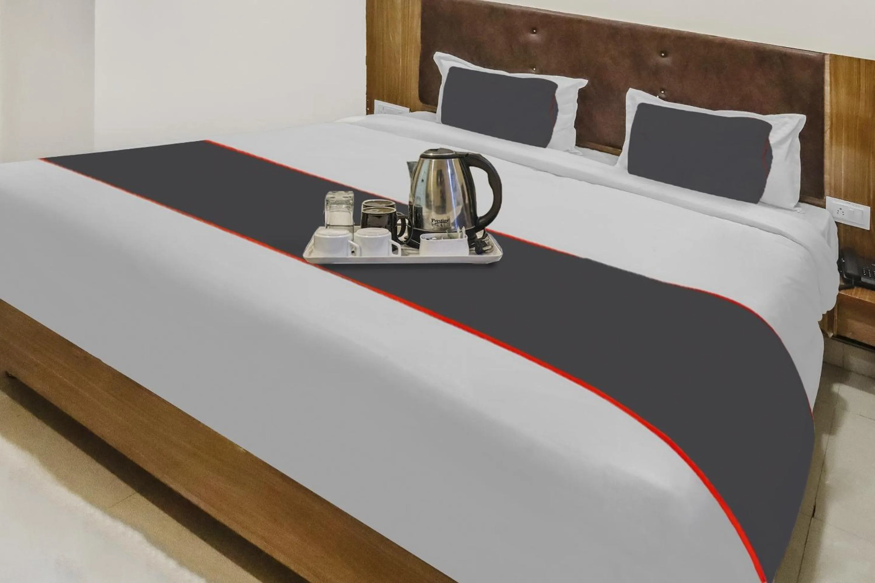 Bedroom, Bed in Capital O Silkroute Palaace