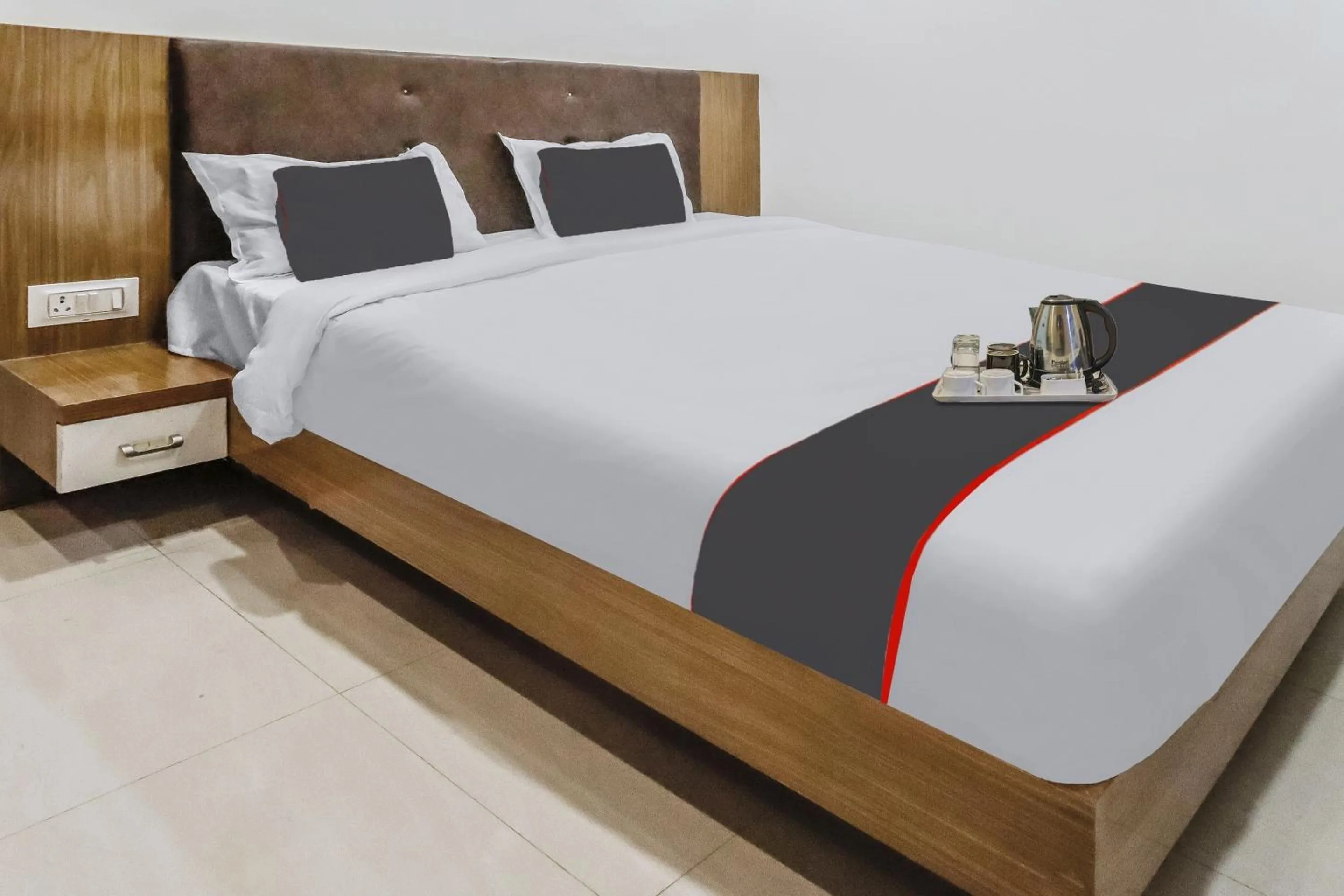 Bedroom, Bed in Capital O Silkroute Palaace