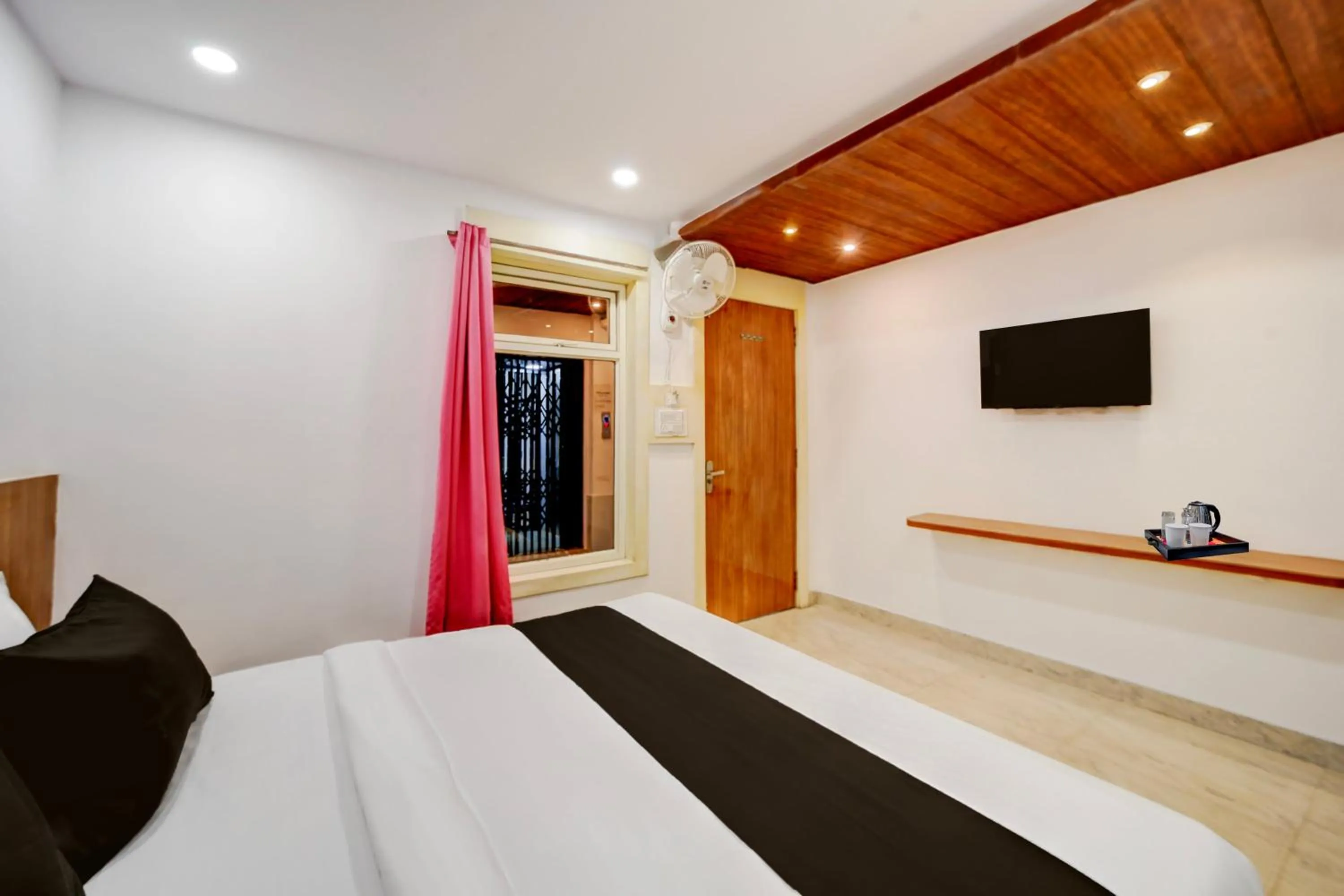 Bedroom, Bed in Collection O Rani Kamlapati Railway Station Formerly Silkroute Palace