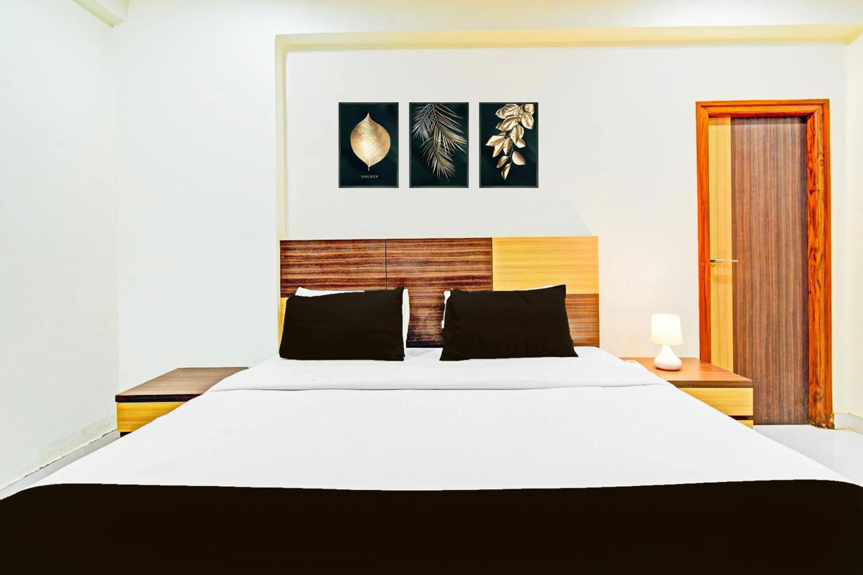 Bedroom, Bed in Super Townhouse Kondapur Near Botanical Garden Formerly RRR Inn