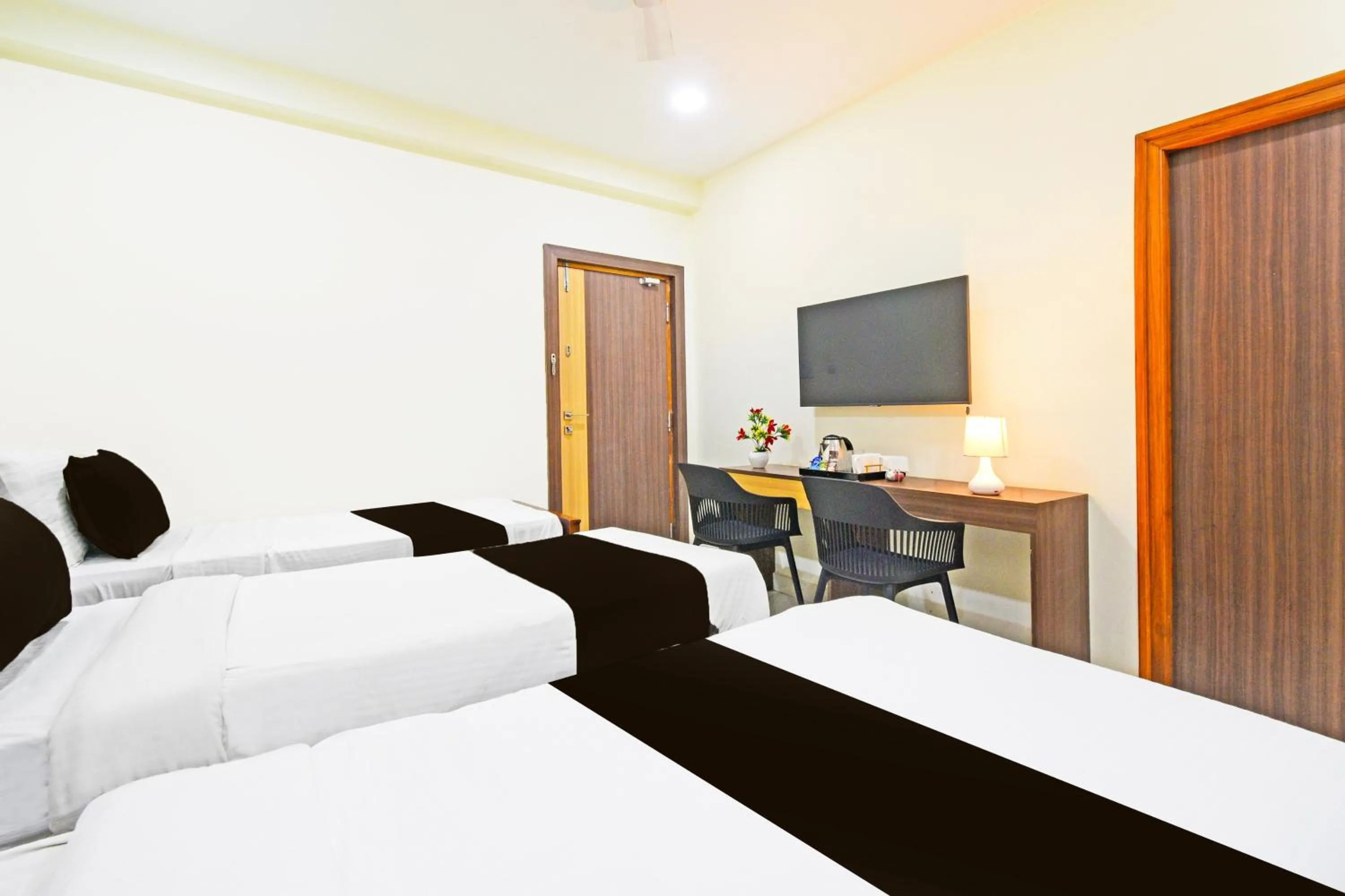 Bedroom, Bed in Super Townhouse Kondapur Near Botanical Garden Formerly RRR Inn