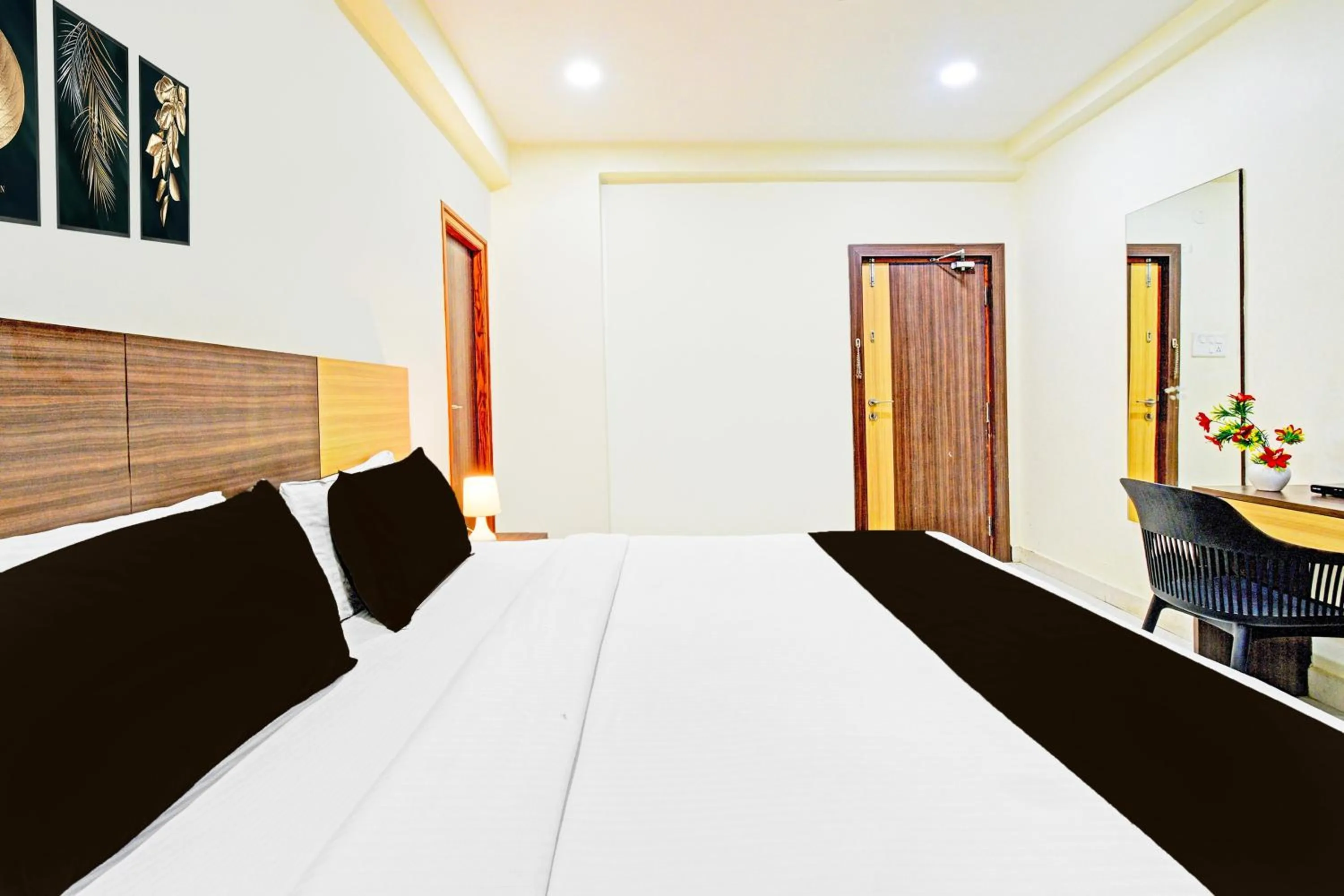 Bedroom, Bed in Super Townhouse Kondapur Near Botanical Garden Formerly RRR Inn