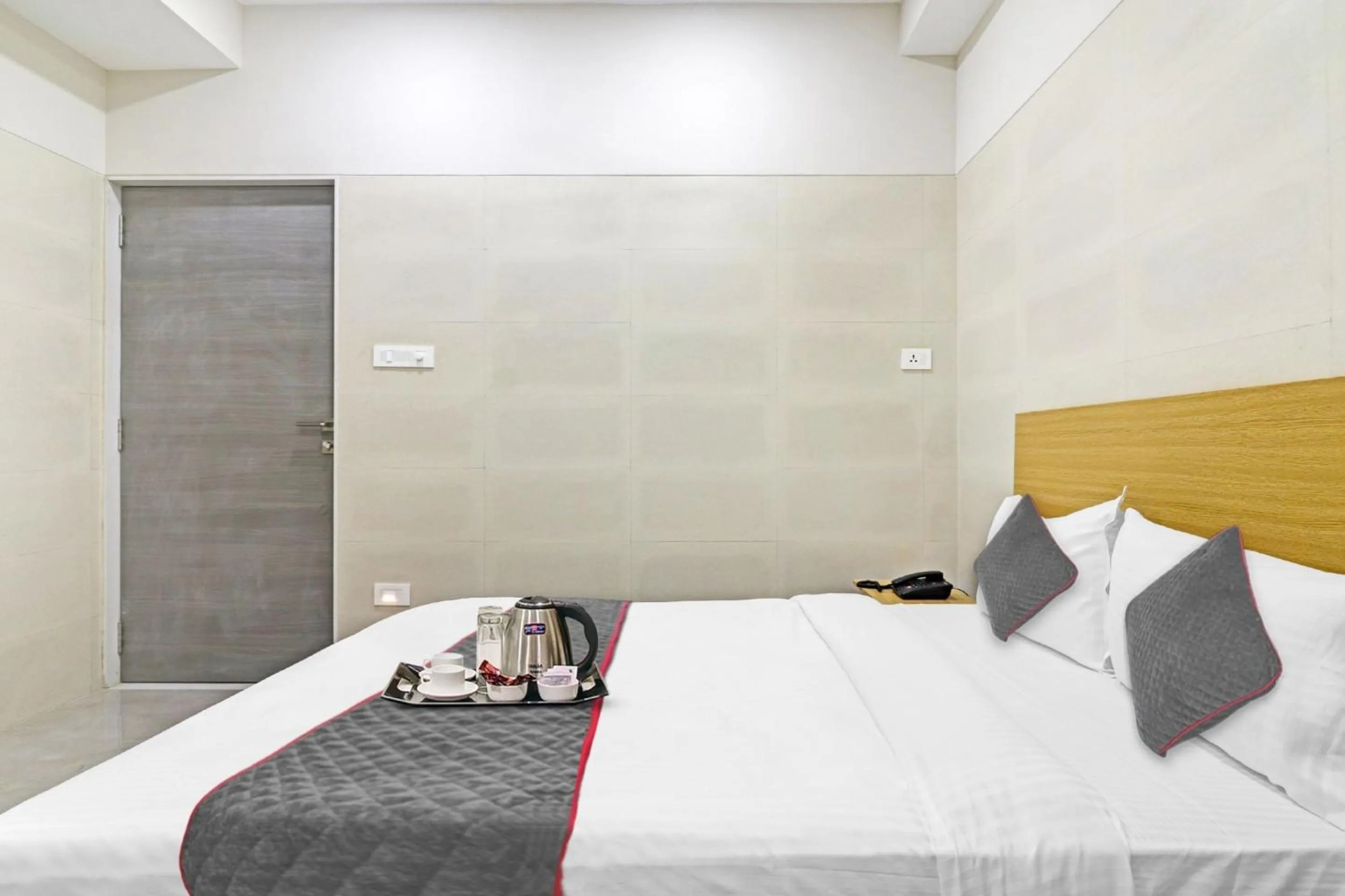 Bedroom, Bed in Townhouse Ameerpet