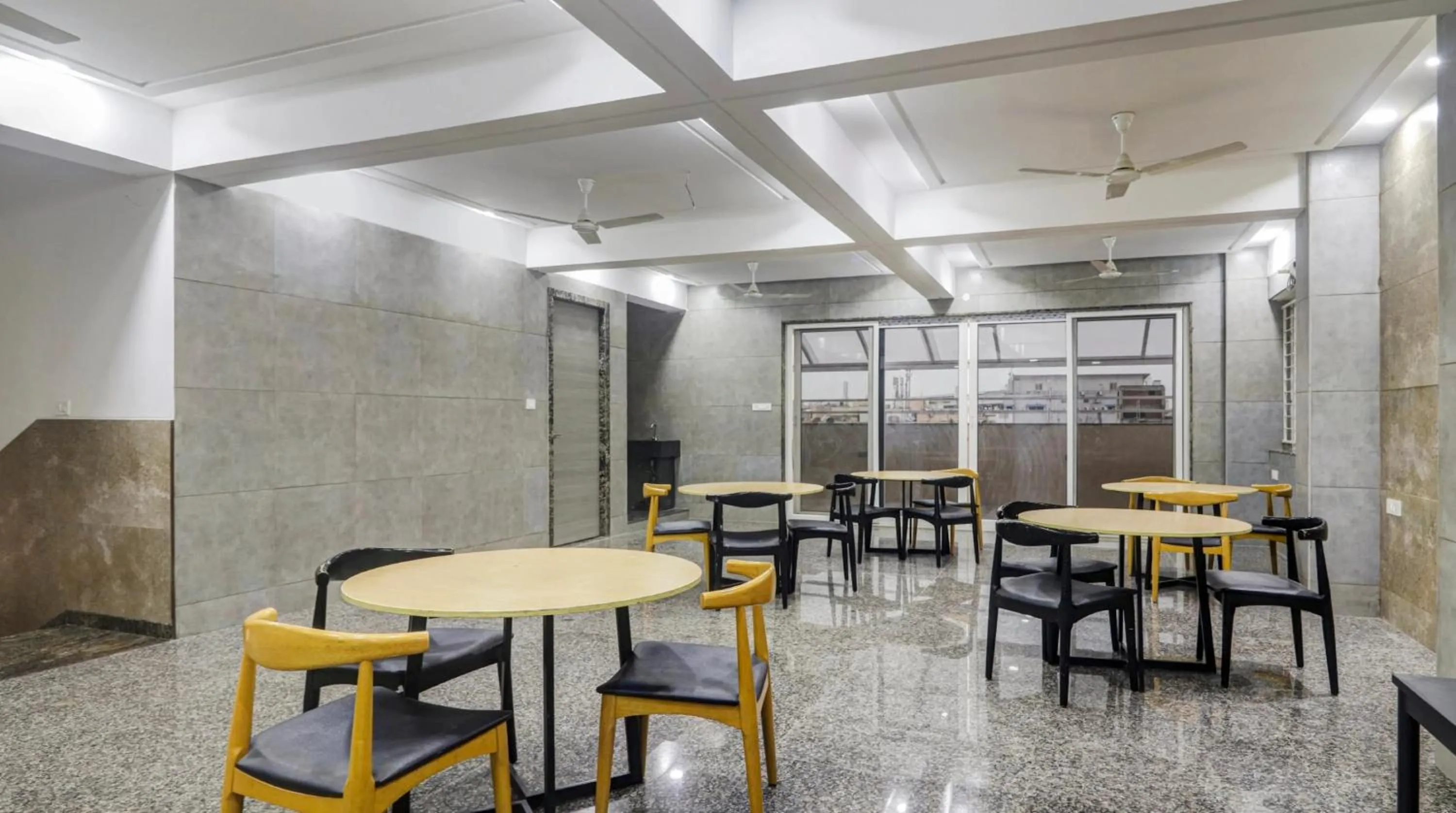 Restaurant/places to eat in Townhouse Ameerpet