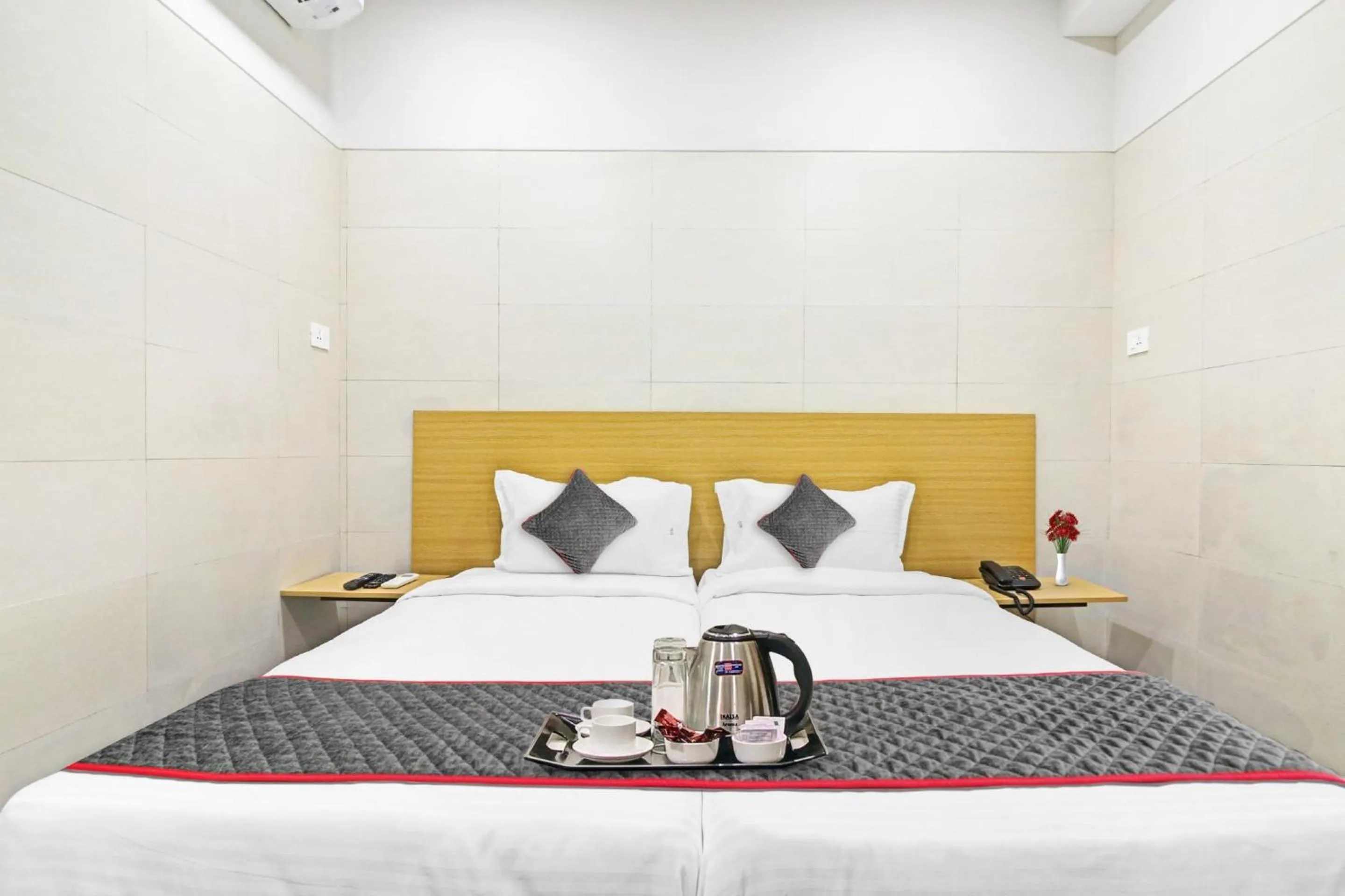 Bedroom, Bed in Townhouse Ameerpet