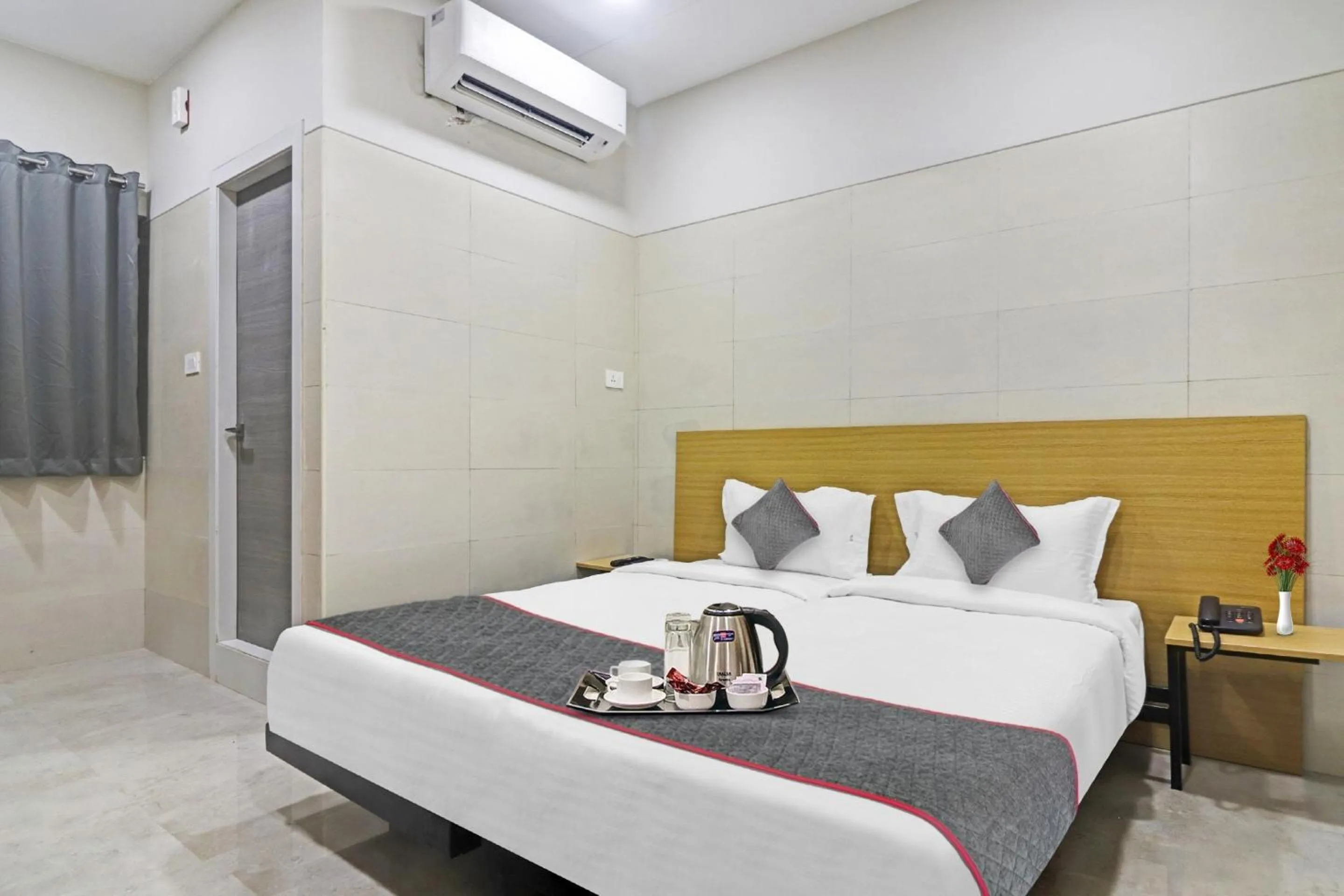 Bedroom, Bed in Townhouse Ameerpet