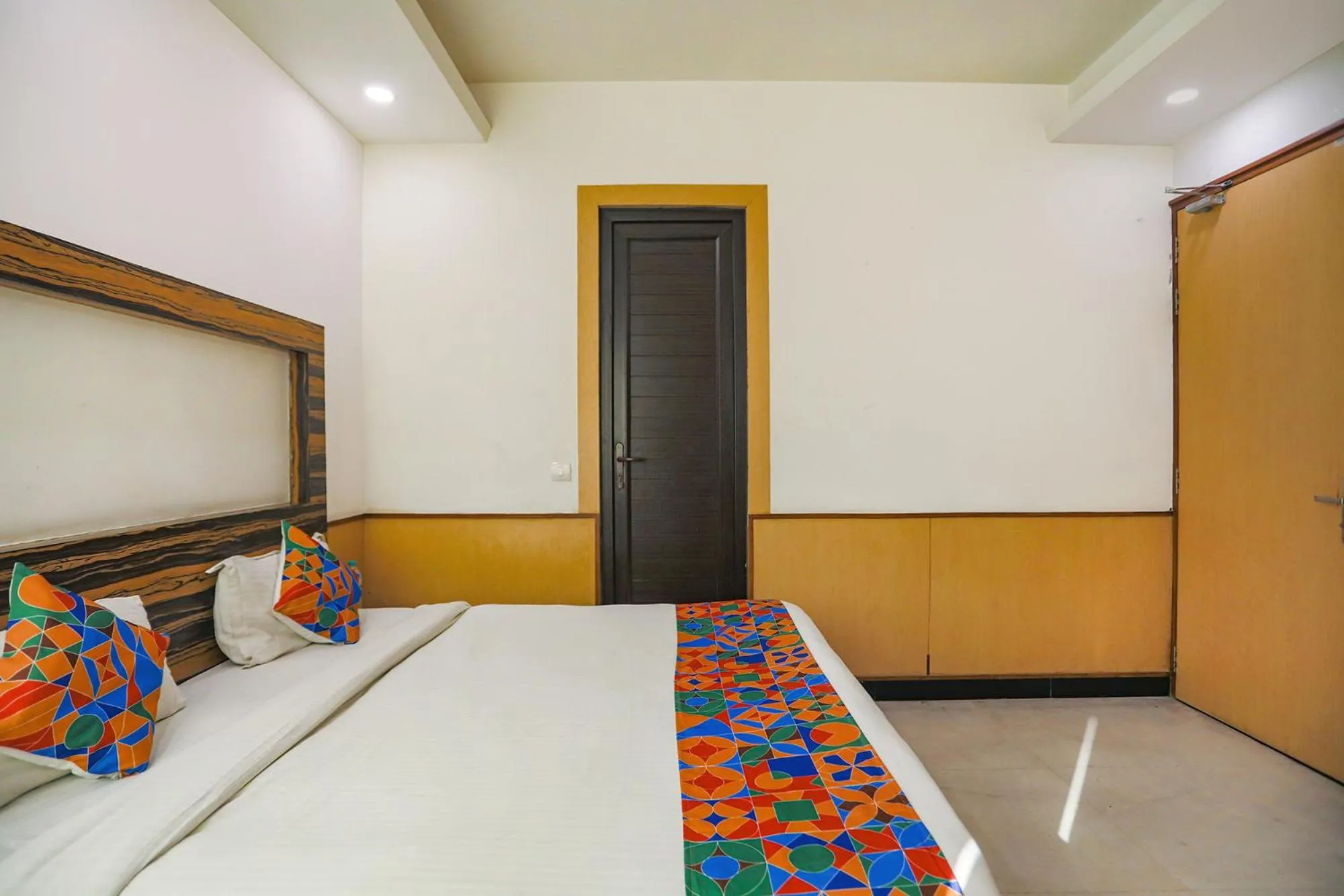 Photo of the whole room, Bed in FabHotel The Horizon