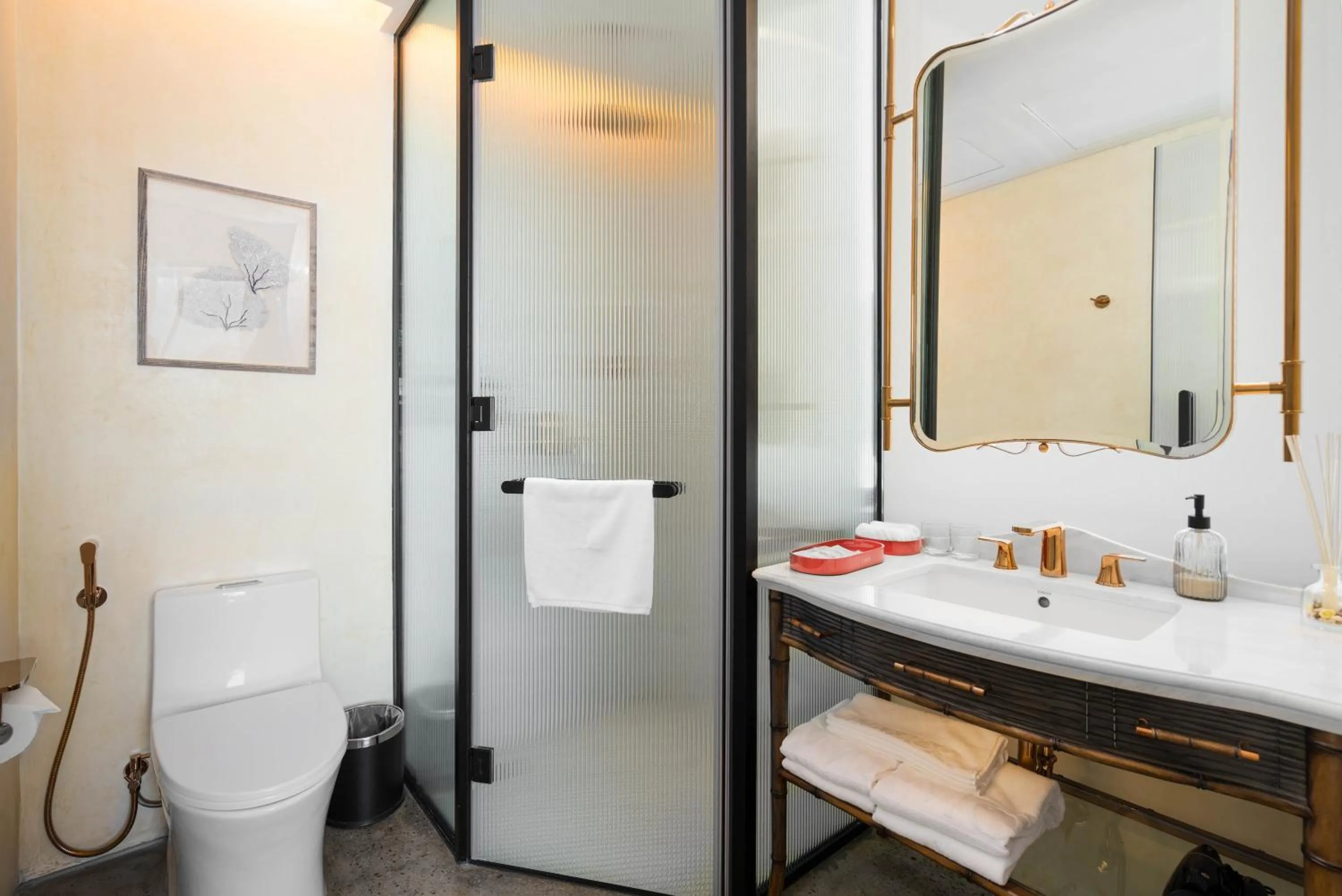 Toilet in L'amor Boutique Hotel Quy Nhơn