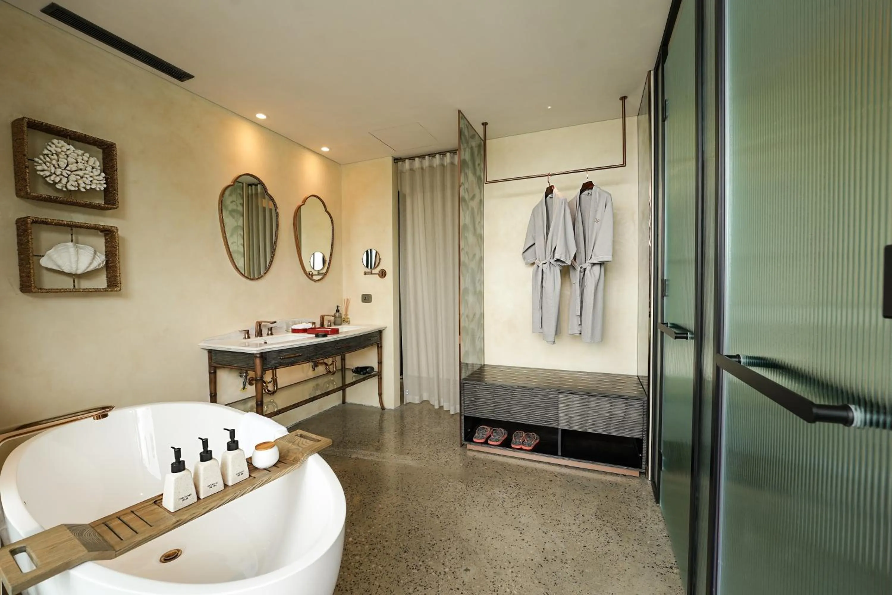 Shower in L'amor Boutique Hotel Quy Nhơn