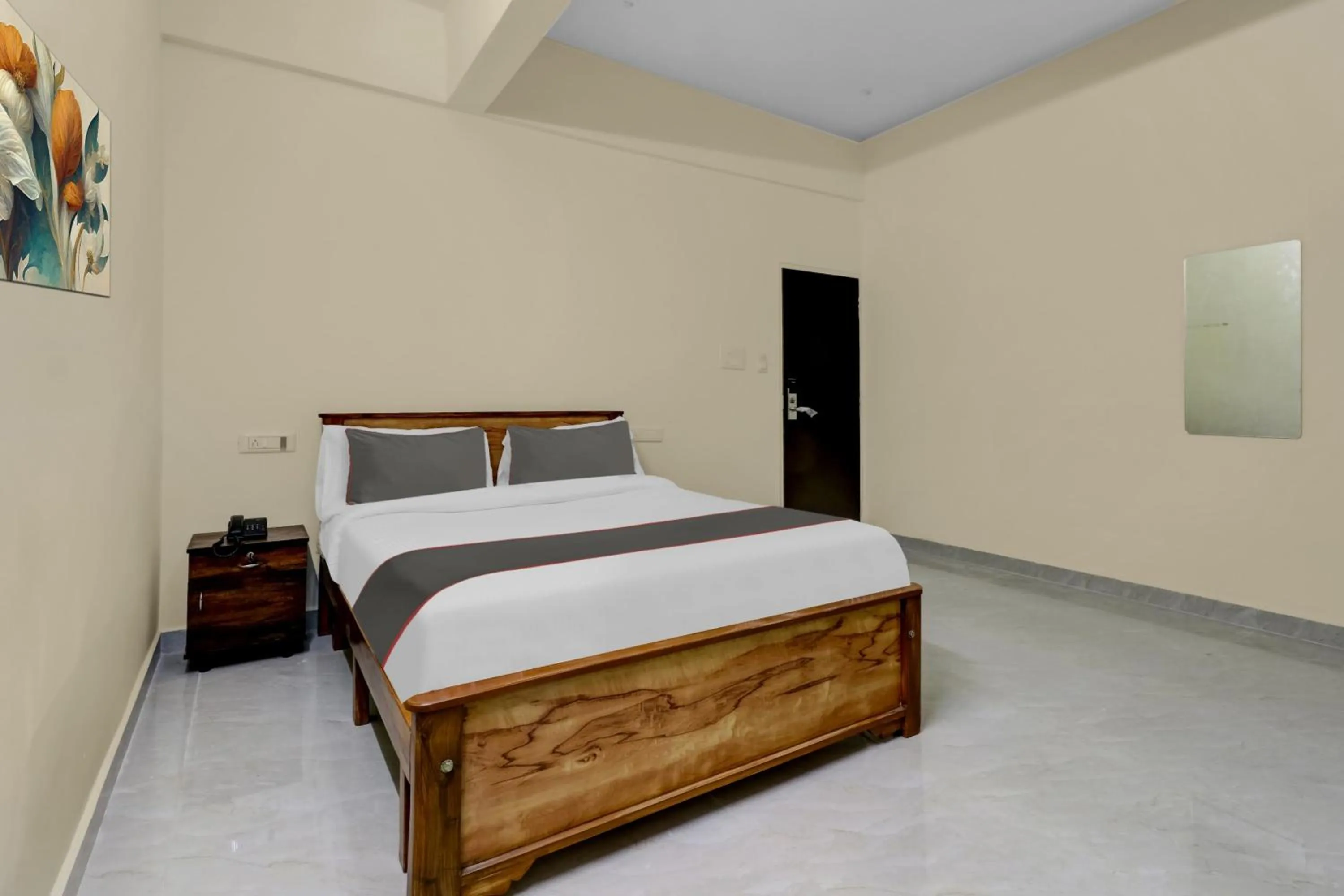 Bedroom, Bed in Hotel O Manyata Palace