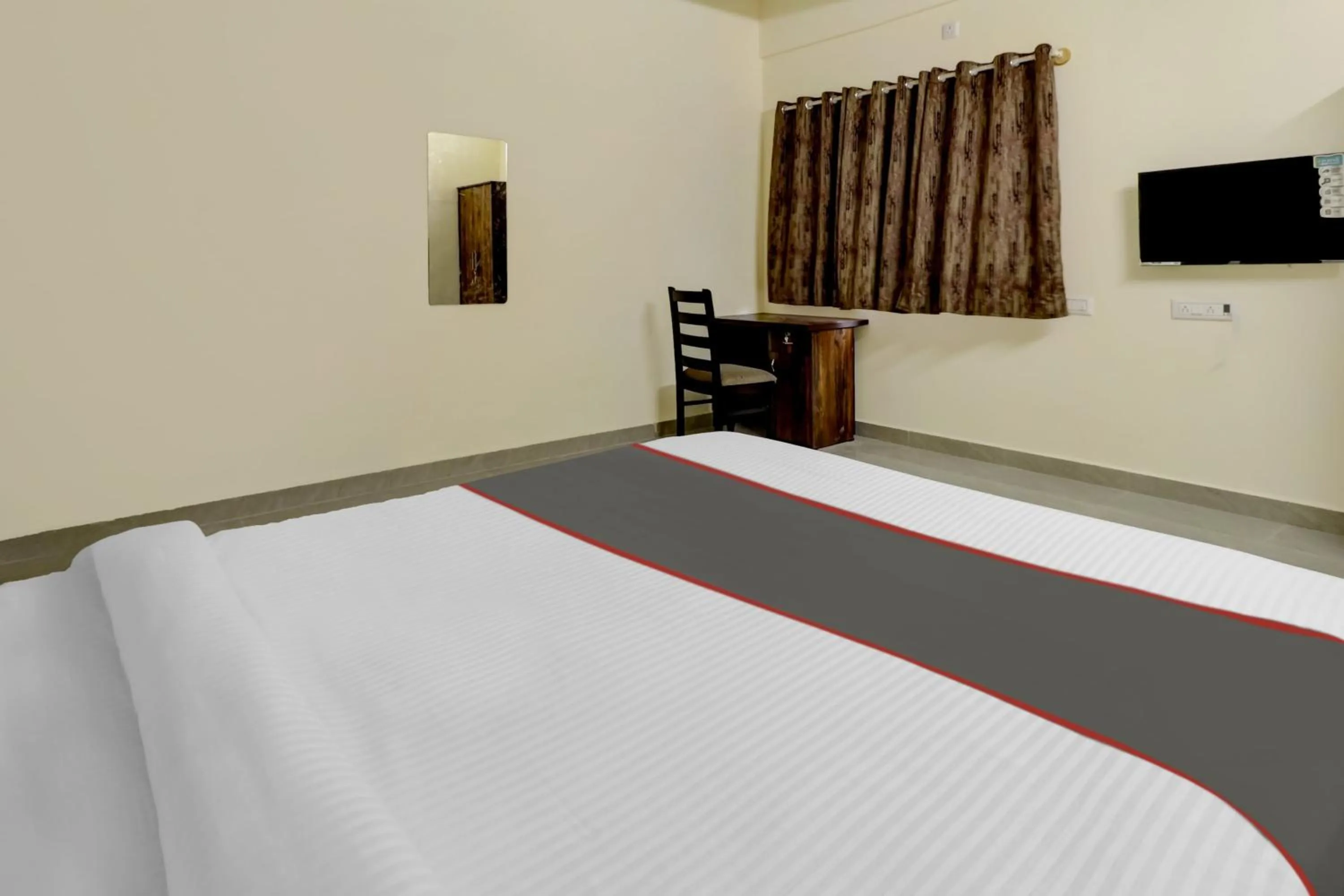 Bedroom, Bed in Hotel O Manyata Palace