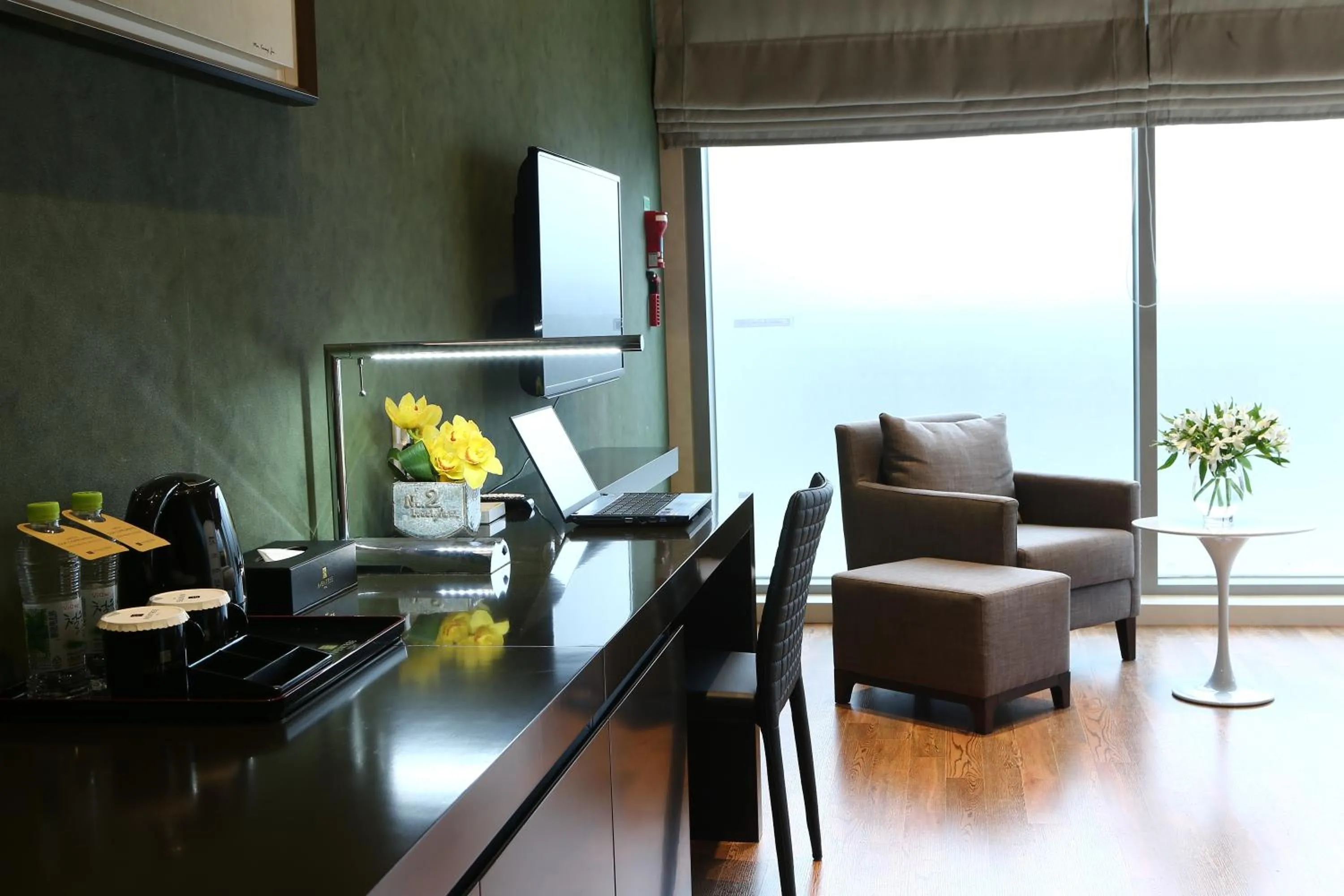 Seating area in Aventree Hotel Busan