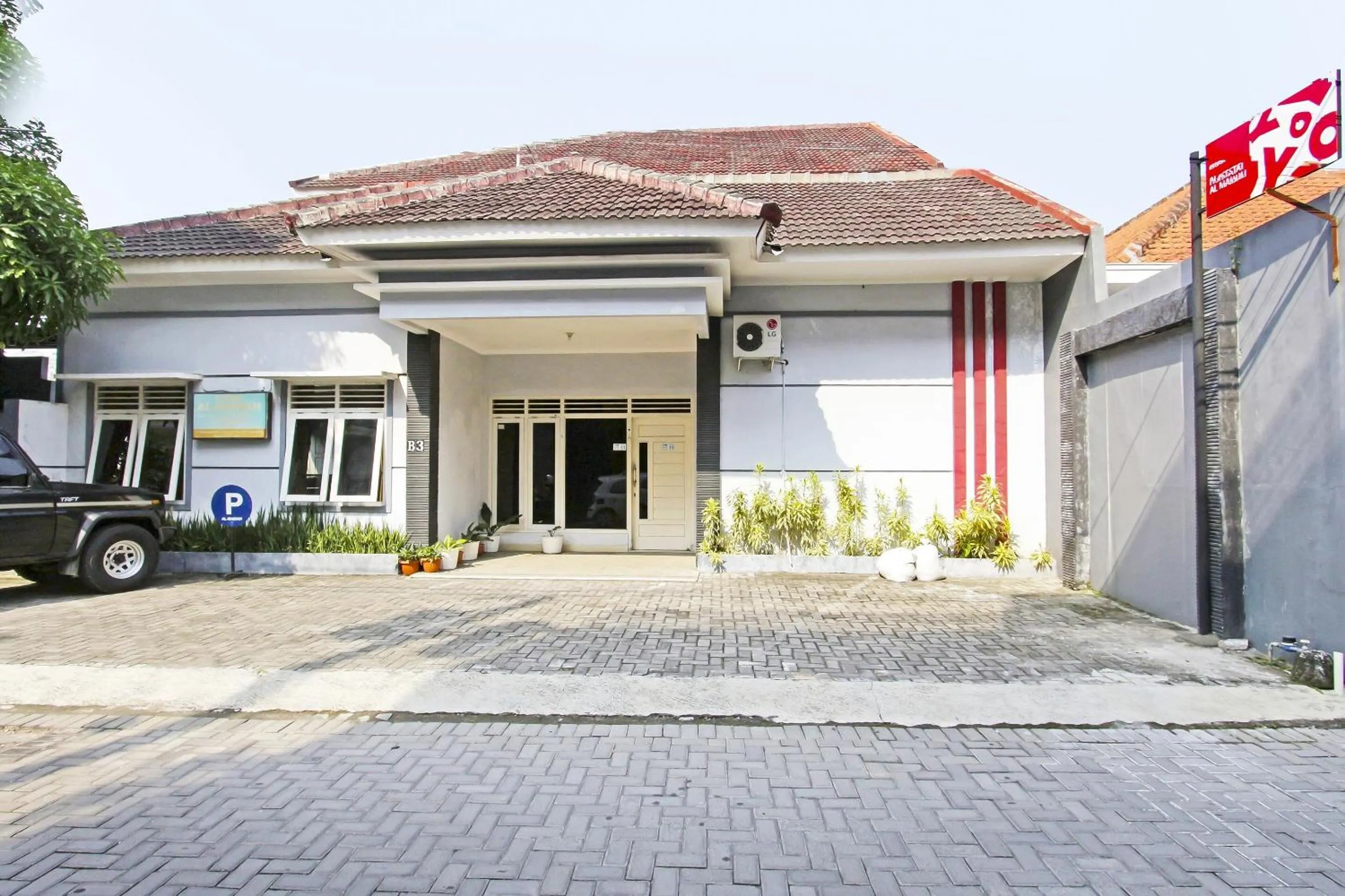 Facade/entrance in Hotel O Homestay Al Maidah
