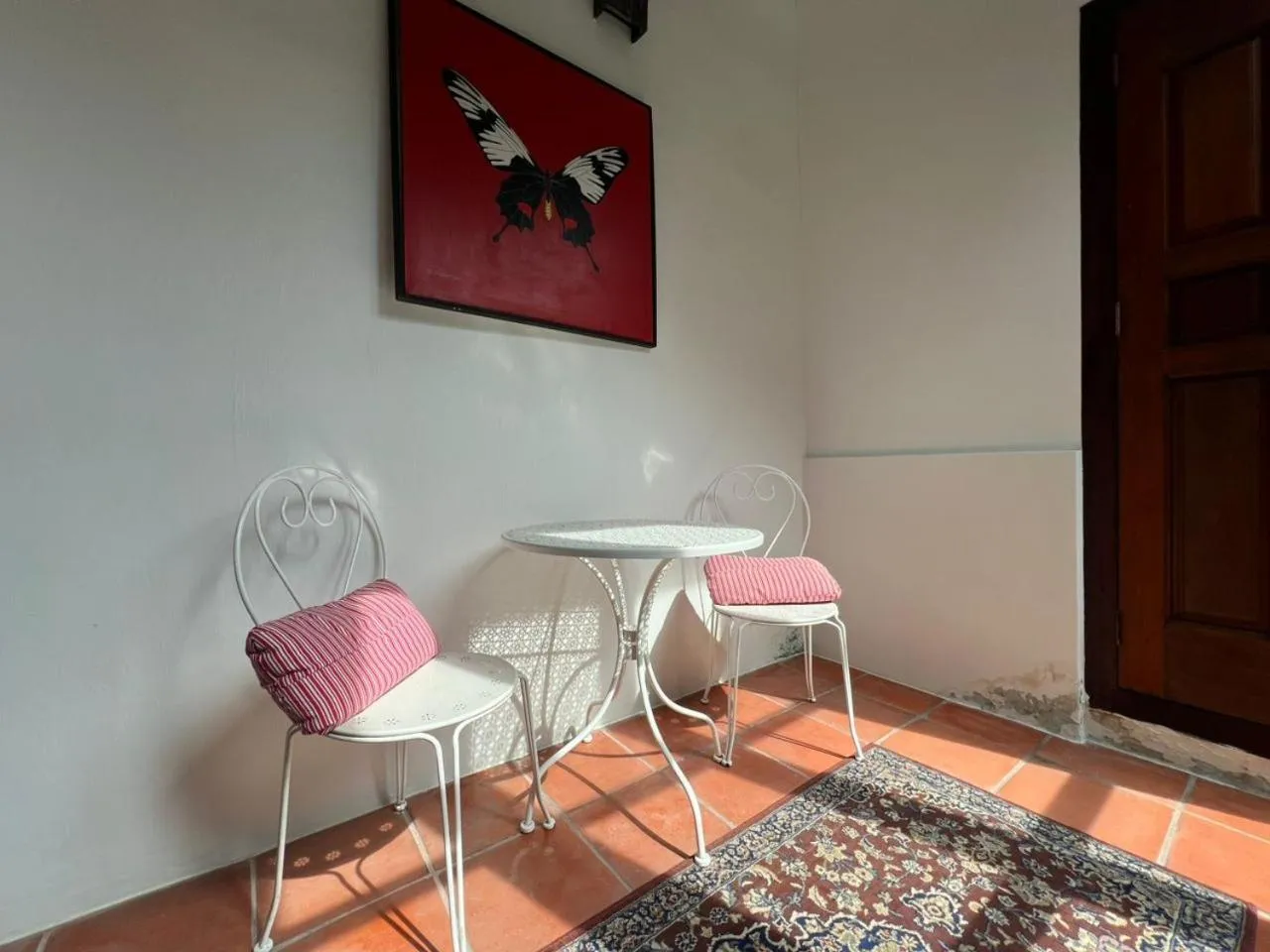 Seating area in East Indies Mansion