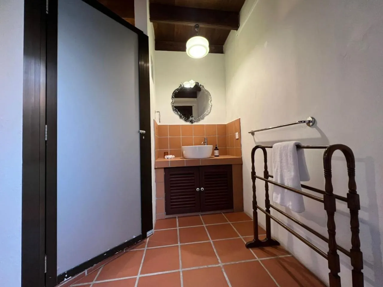 Bathroom, Bed in East Indies Mansion