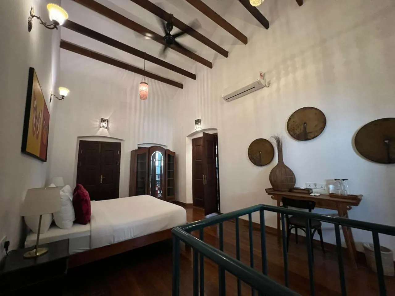 Photo of the whole room, Bed in East Indies Mansion