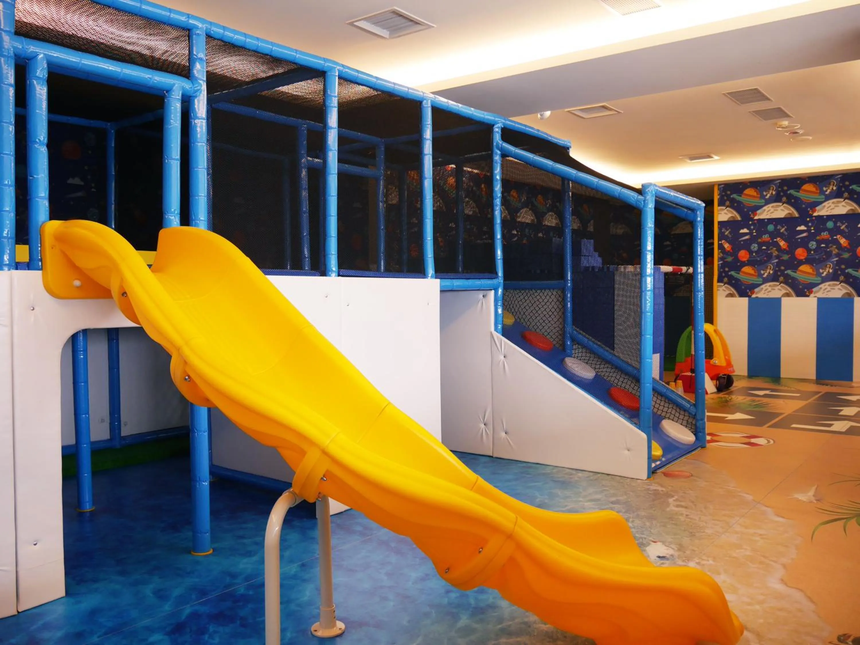 Children play ground in Dubai Villa Motel