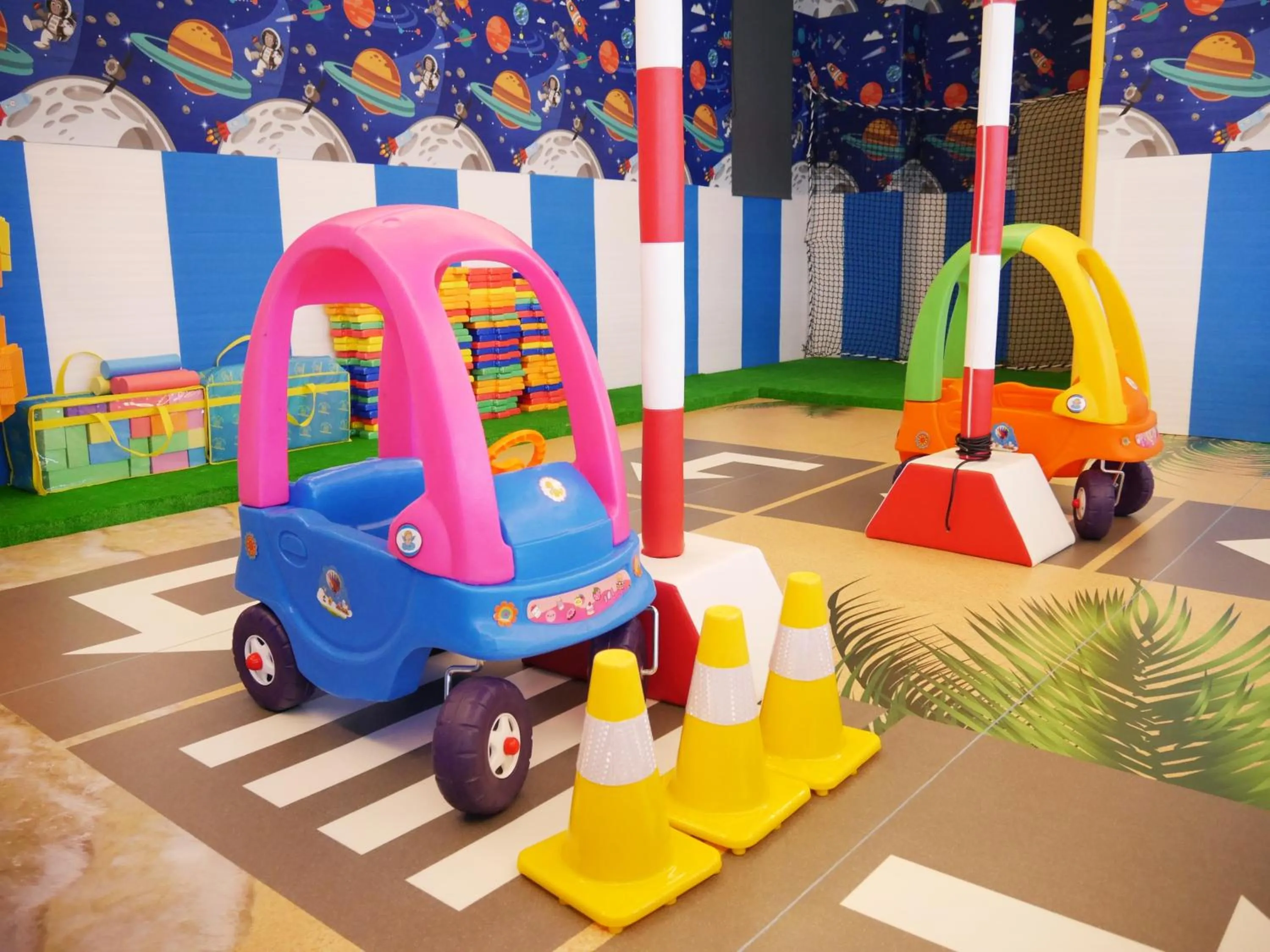 Children play ground in Dubai Villa Motel