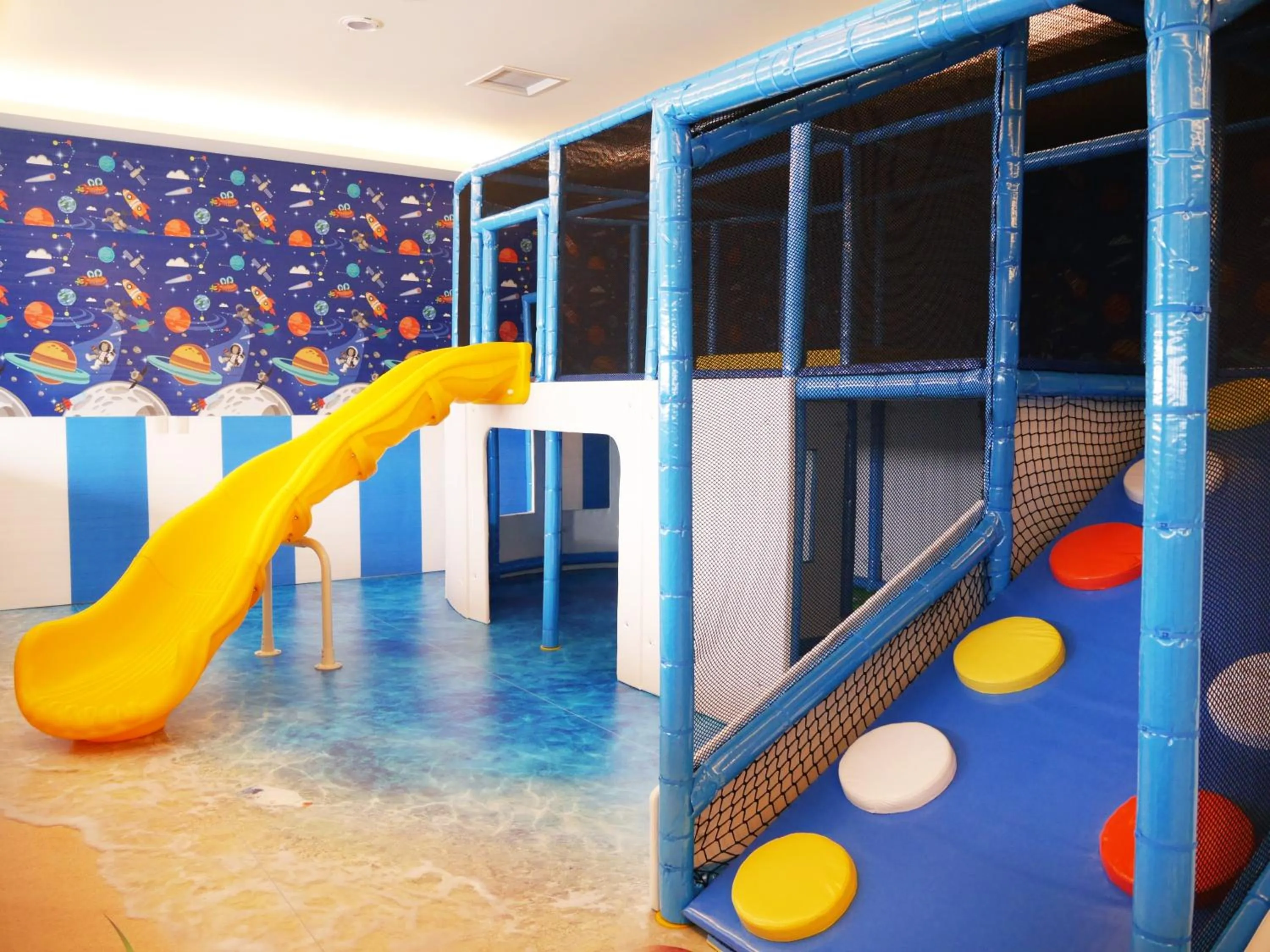 Children play ground in Dubai Villa Motel