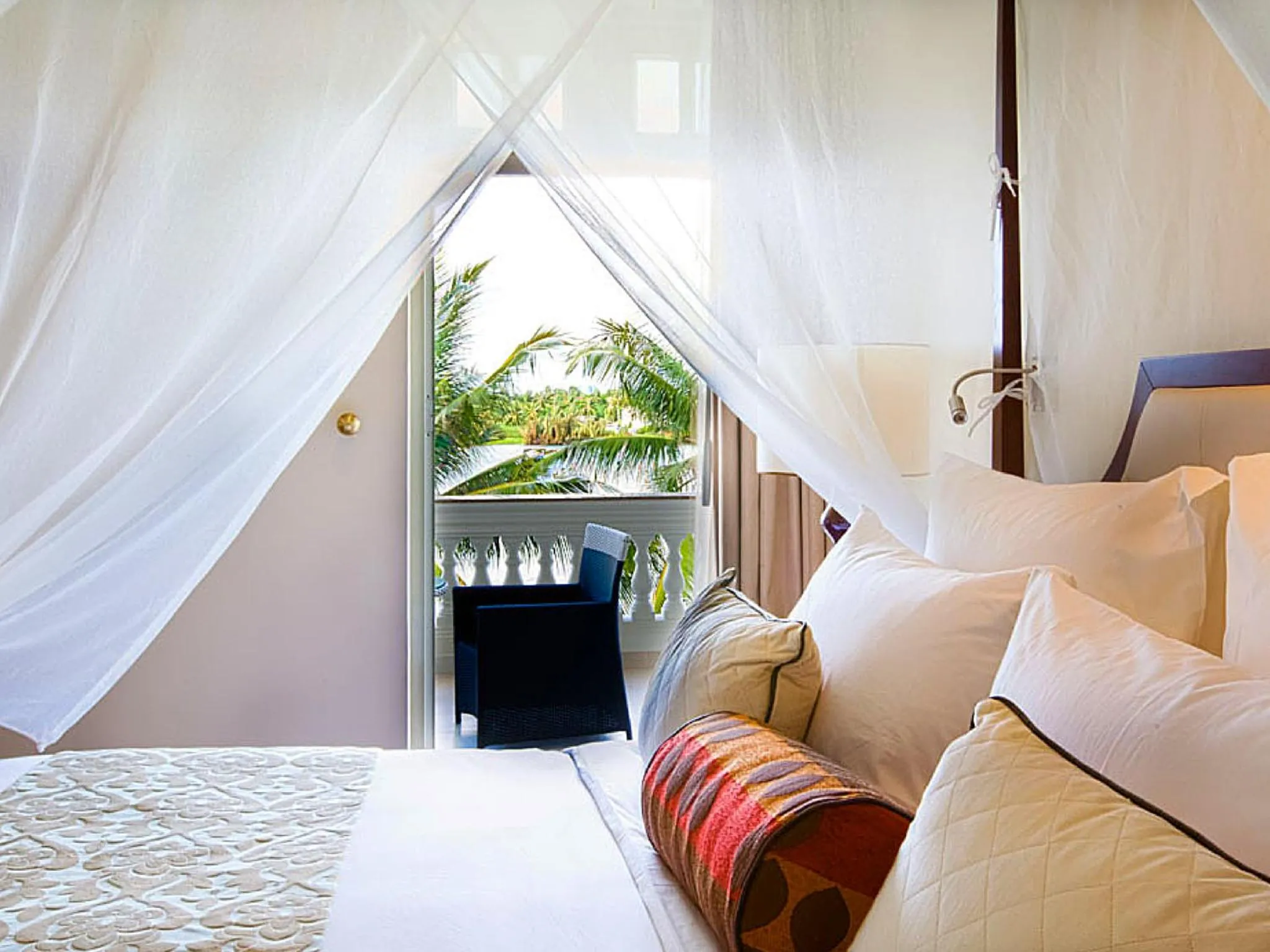 Bed in Villa Song Saigon