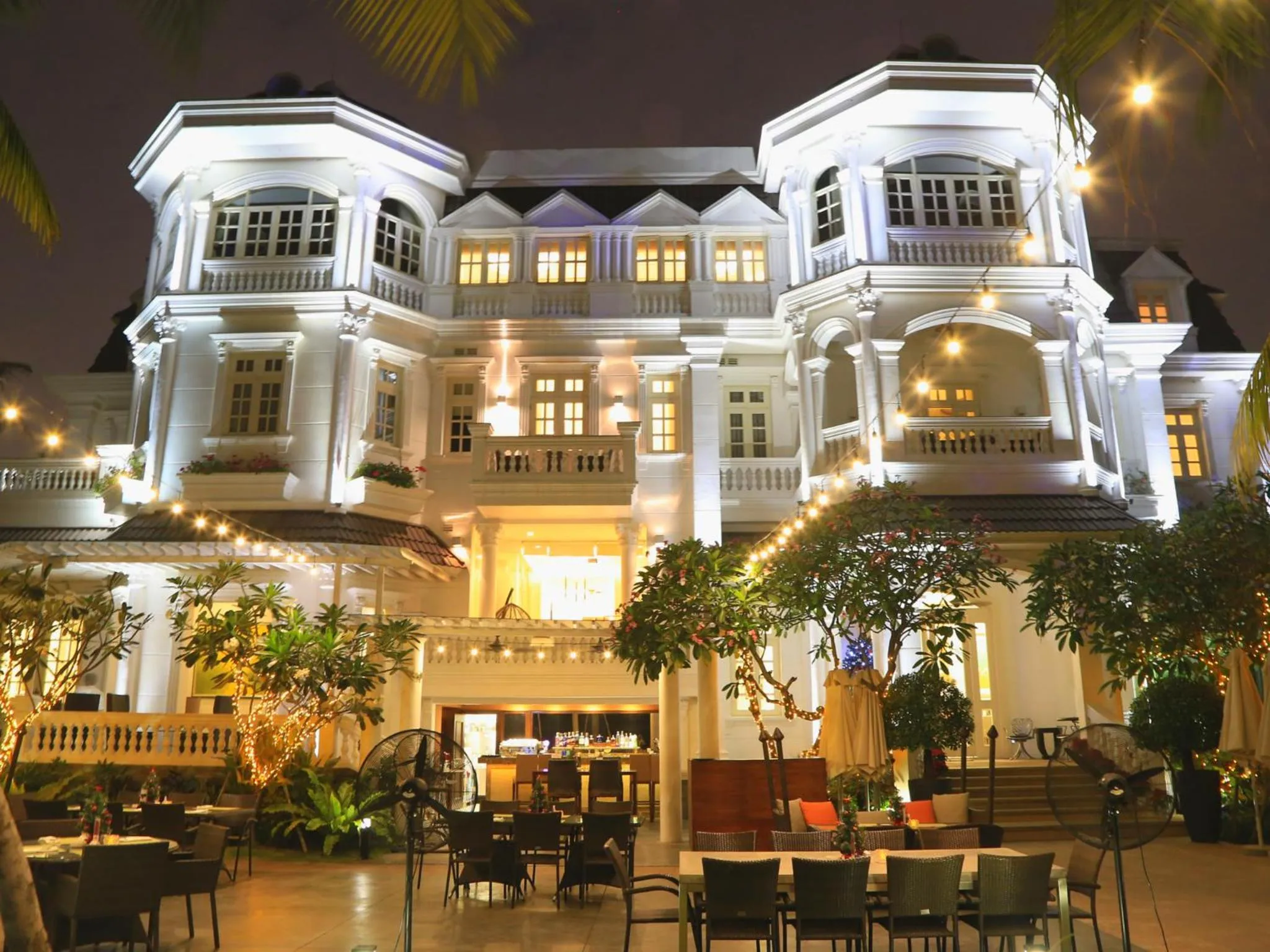 Restaurant/places to eat in Villa Song Saigon